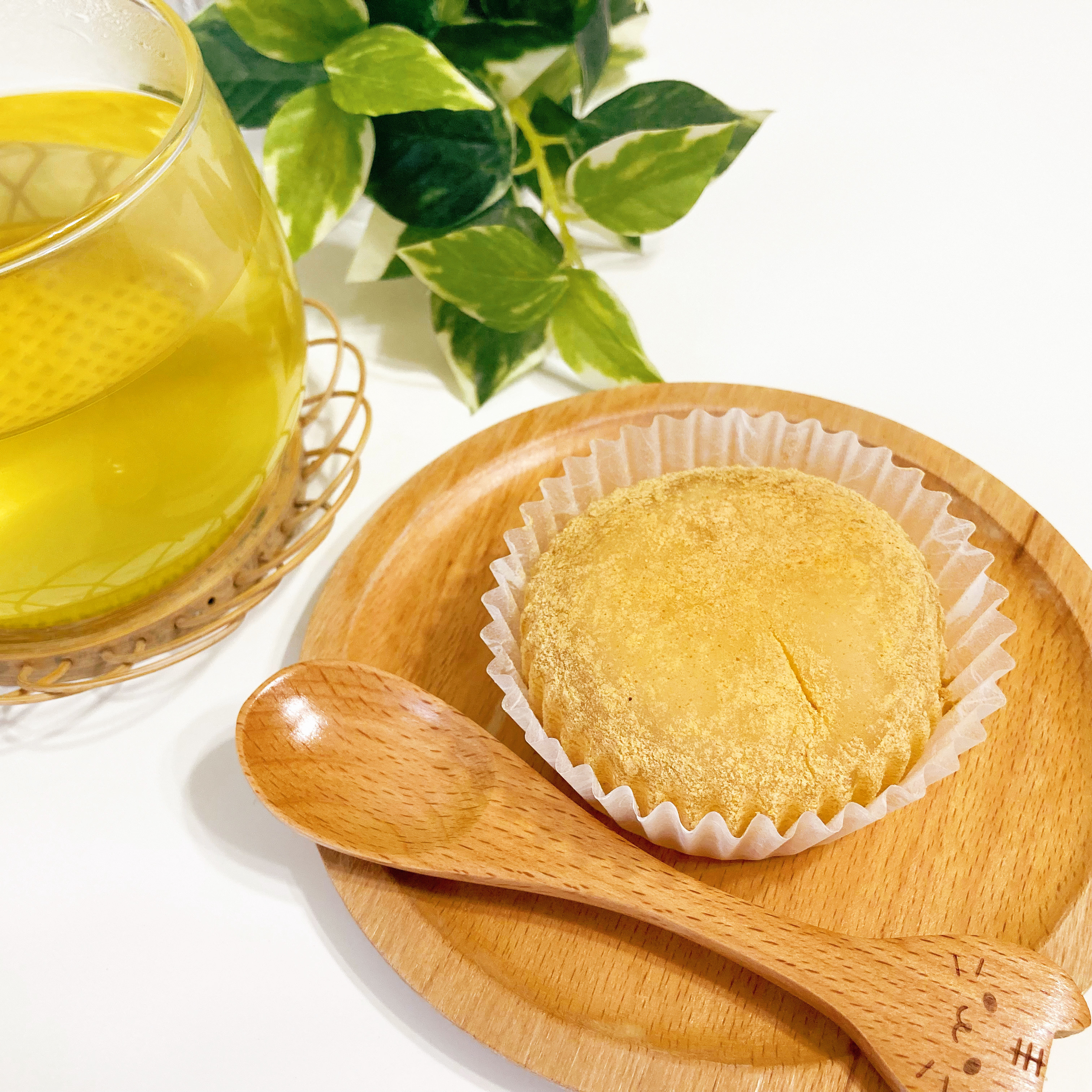 FamilyMart（ファミリーマート）のおすすめ和菓子「くりーむわらび餅（黒蜜＆きなこホイップ）」