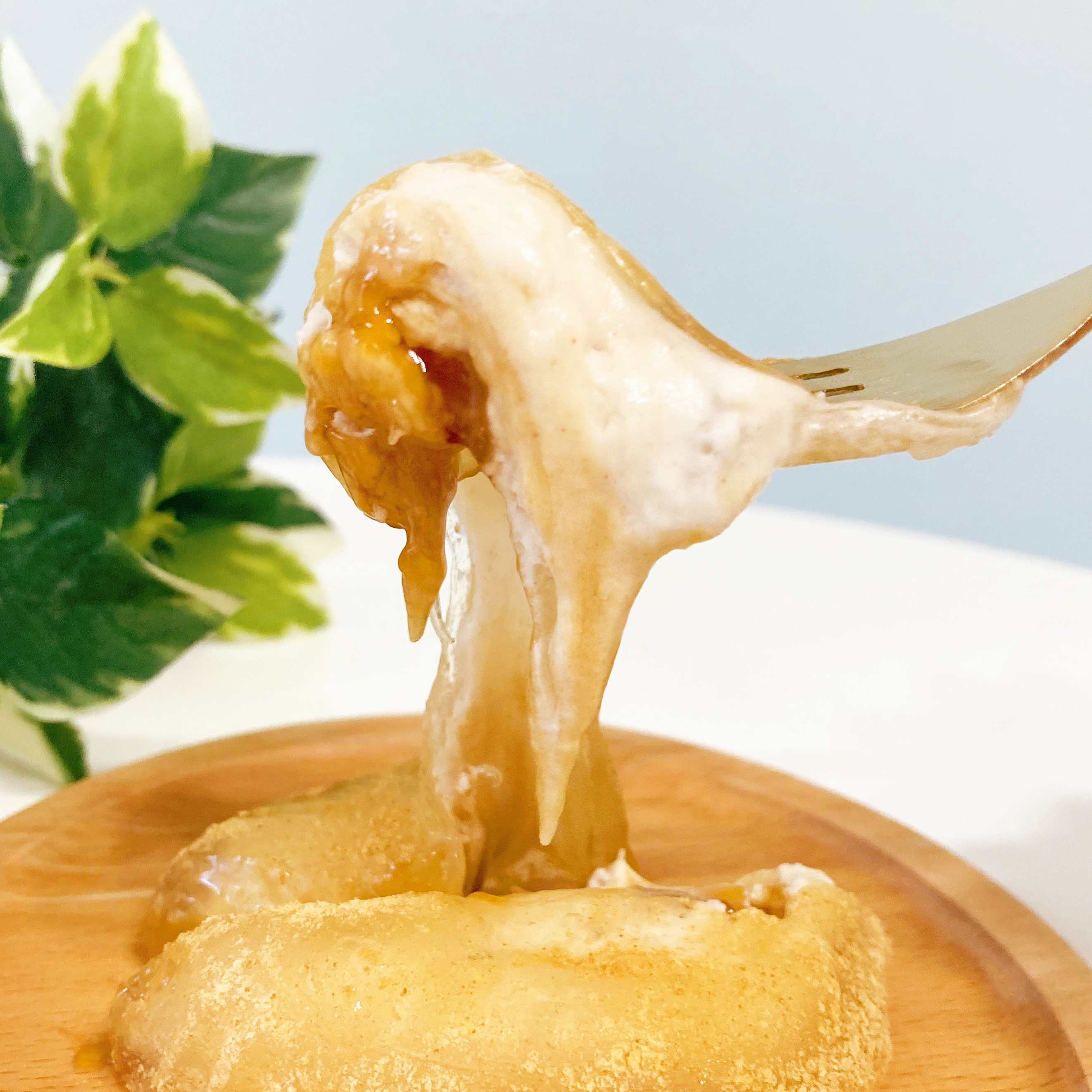 FamilyMart（ファミリーマート）のおすすめ和菓子「くりーむわらび餅（黒蜜＆きなこホイップ）」