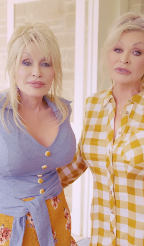 Dolly Parton Has A Look-Alike Sister, And Fans Are Losing Their Minds