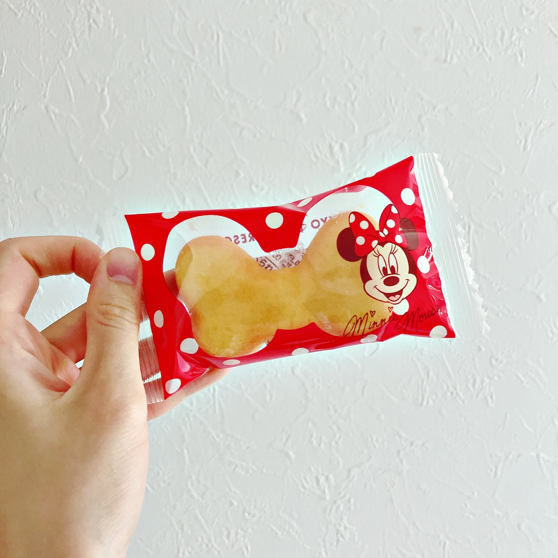 ディズニーランドのおすすめお菓子「マドレーヌ 紙箱 ミニー」