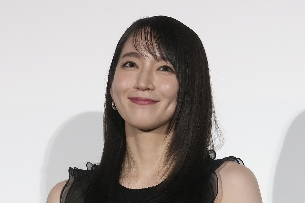 吉岡里帆が着物姿を披露→「艶やかでお上品」「惚れ惚れします」とファン絶賛