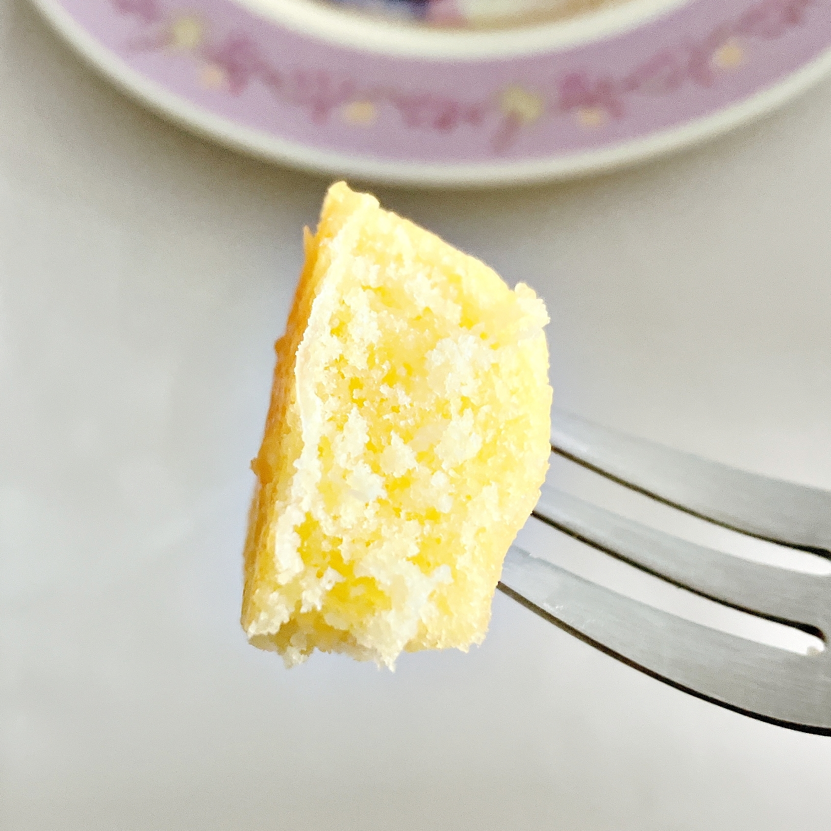 ディズニーランドのおすすめお菓子「マドレーヌ 紙箱 ミニー」