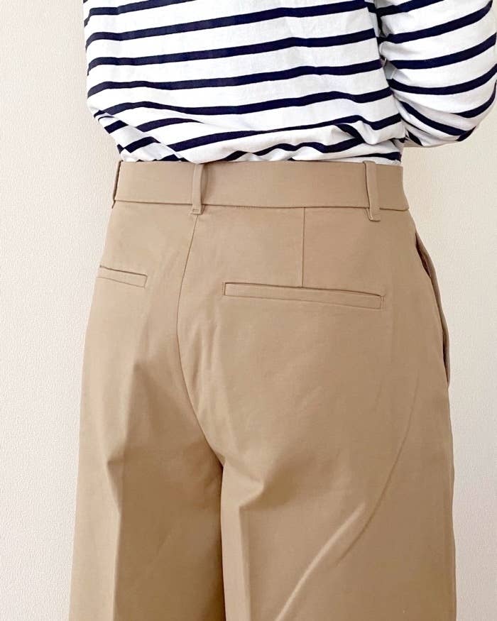 ユニクロのおすすめボトムス「ワイドチノパンツ」