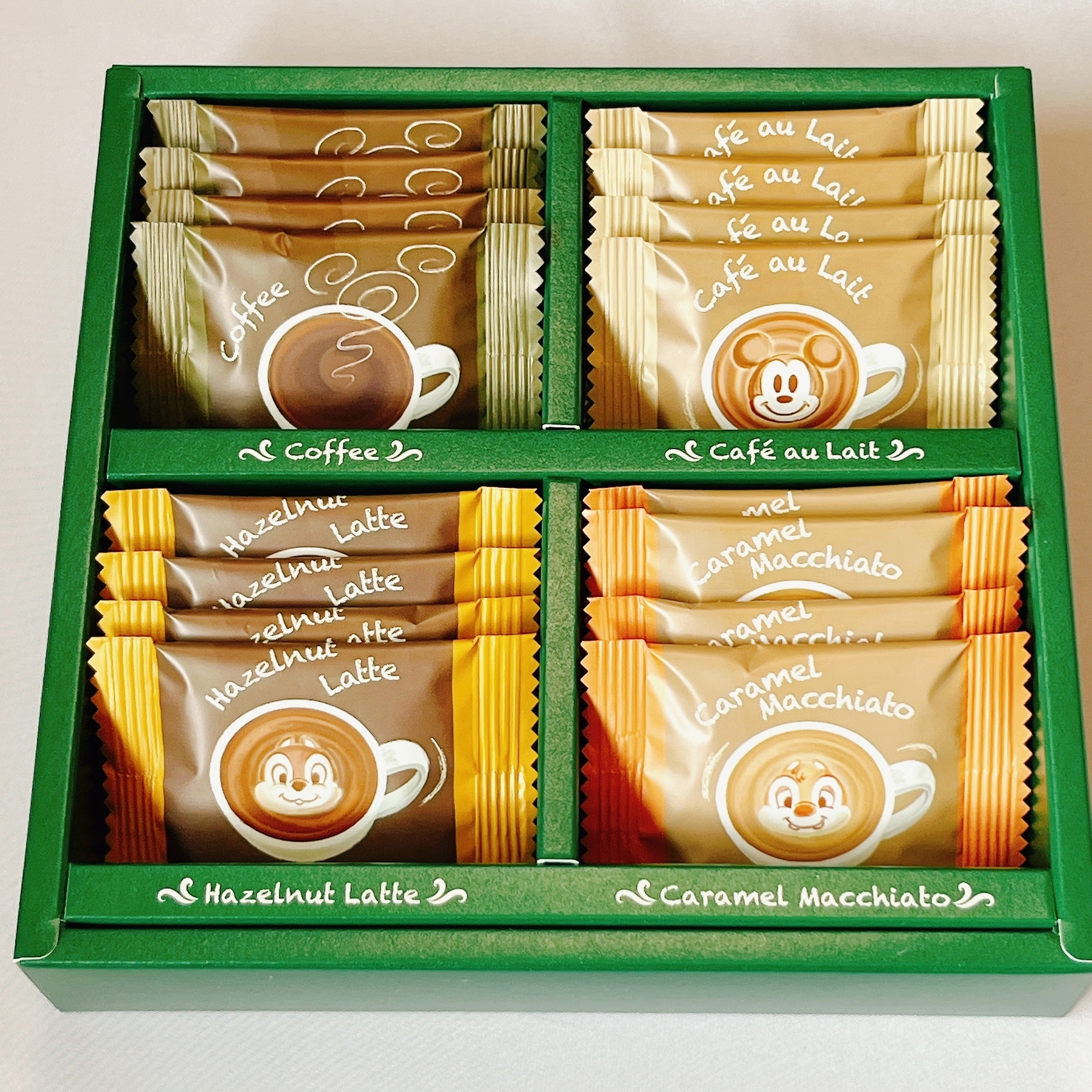 東京ディズニーランドのおすすめお土産「チョコレート 紙箱 ミッキーマウスと仲間たち」