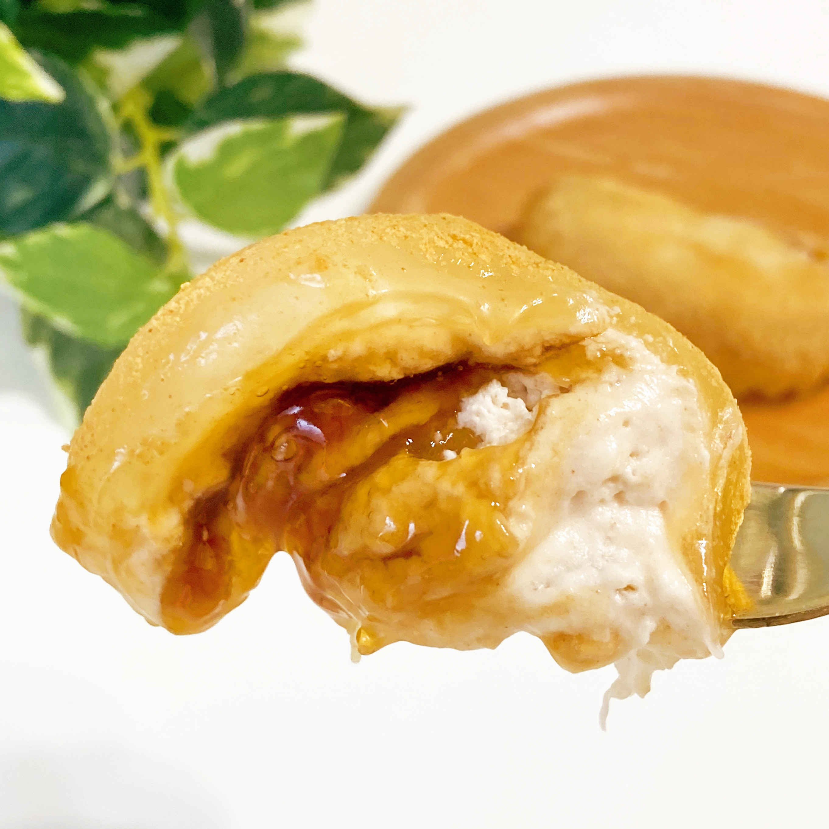 FamilyMart（ファミリーマート）のおすすめ和菓子「くりーむわらび餅（黒蜜＆きなこホイップ）」