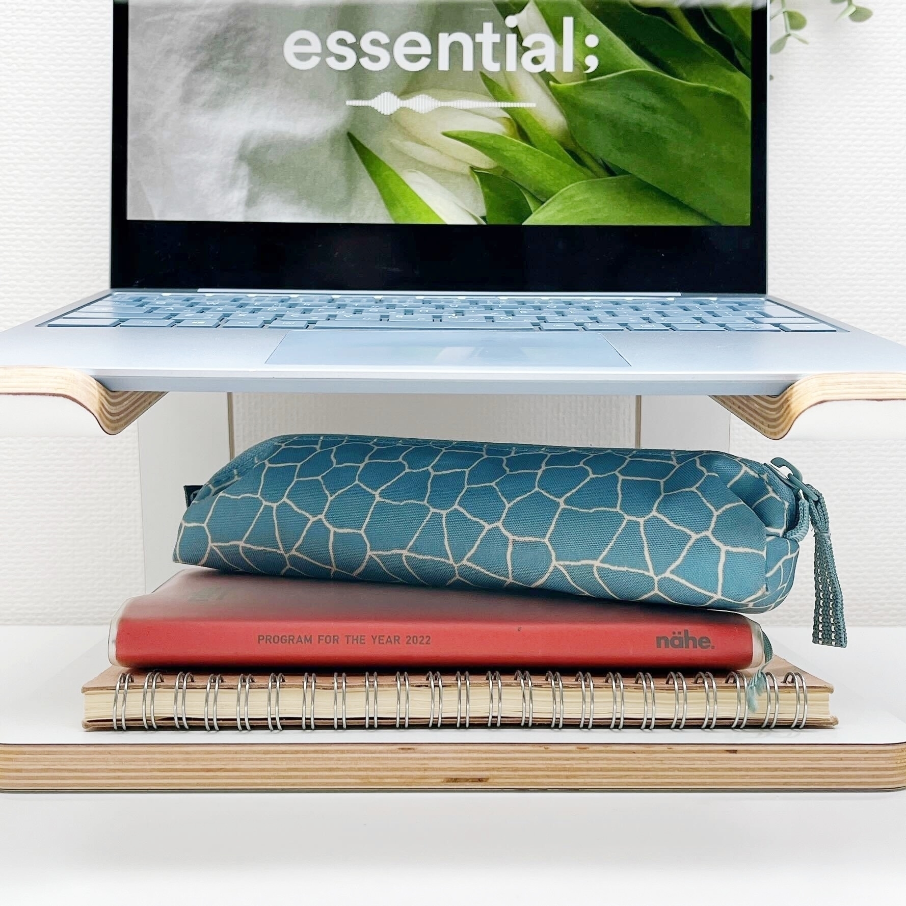 イケアのおすすめアイテム「STENERIK ステネリック/ラップトップサポート」