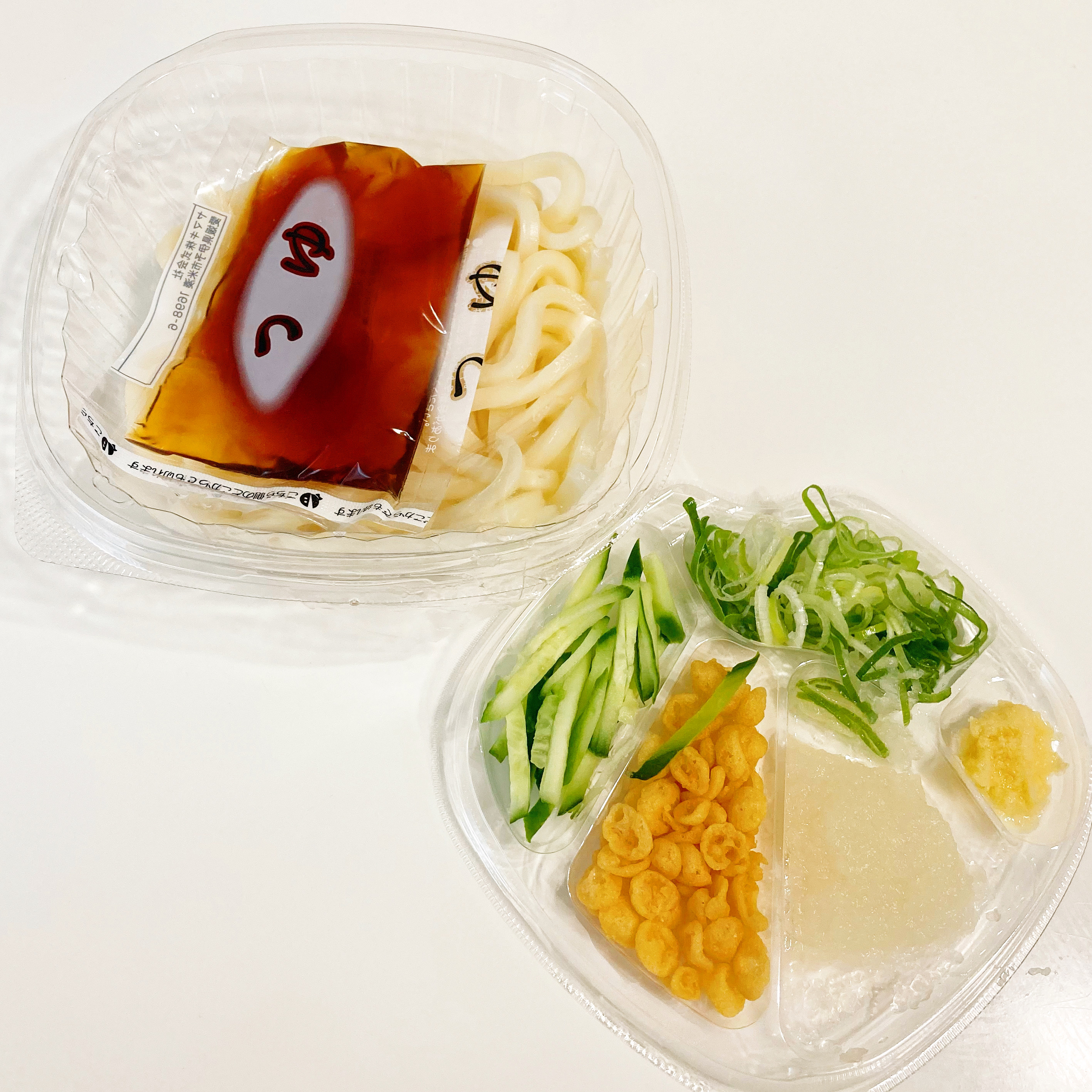 FamilyMart(ファミリーマート)のおすすめ商品「あげ玉とおろしのミニ冷しうどん」