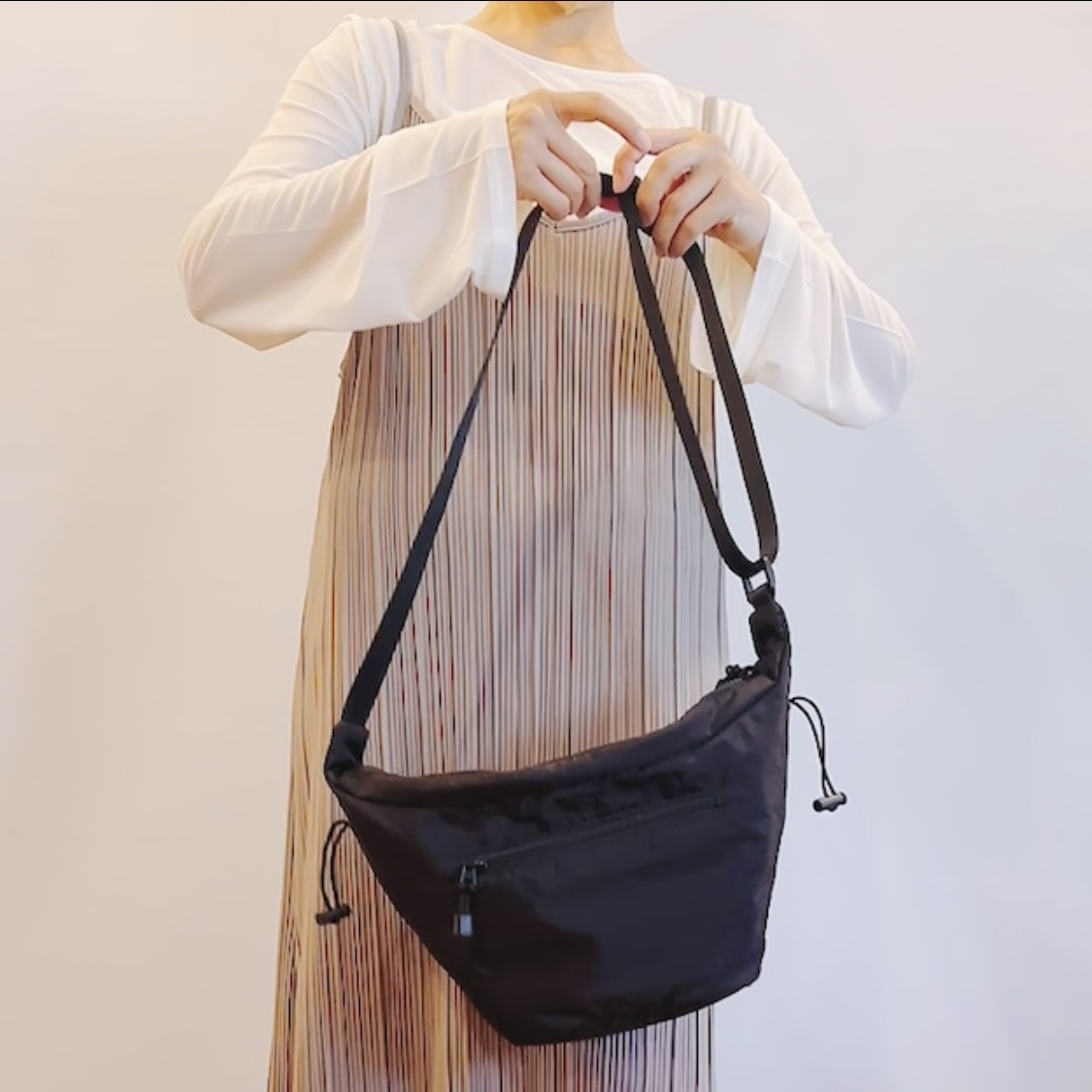 しまむらのおすすめファッションアイテム「ヨコヒモショルダー」