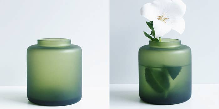 IKEA（イケア）のおしゃれな韓国っぽアイテム「KONSTFULL コンストフル 花瓶 フロストガラス／グリーン」