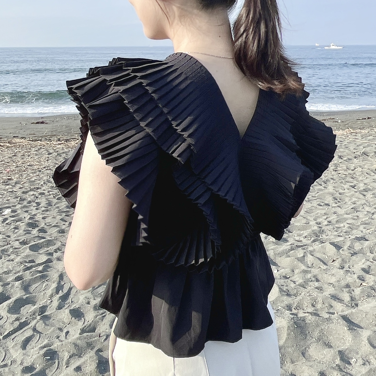 I_am(アイアム)のおすすめトップス「ショルダープリーツフリルブラウス」