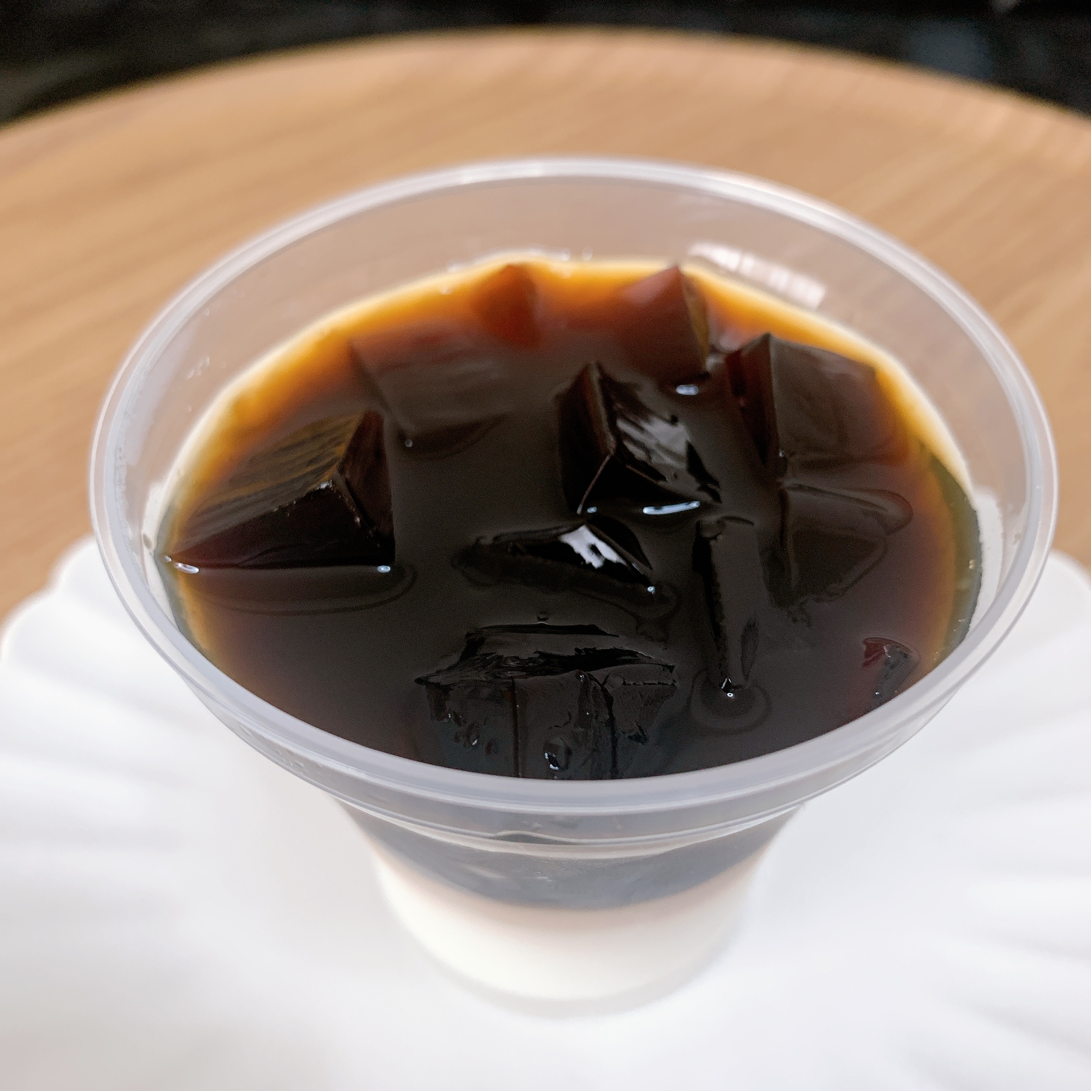 セブン-イレブンのおすすめのスイーツ「ほろにがコーヒーゼリー＆パンナコッタ」