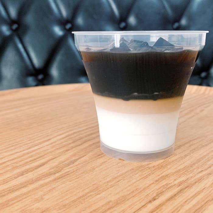 セブン-イレブンのおすすめのスイーツ「ほろにがコーヒーゼリー＆パンナコッタ」