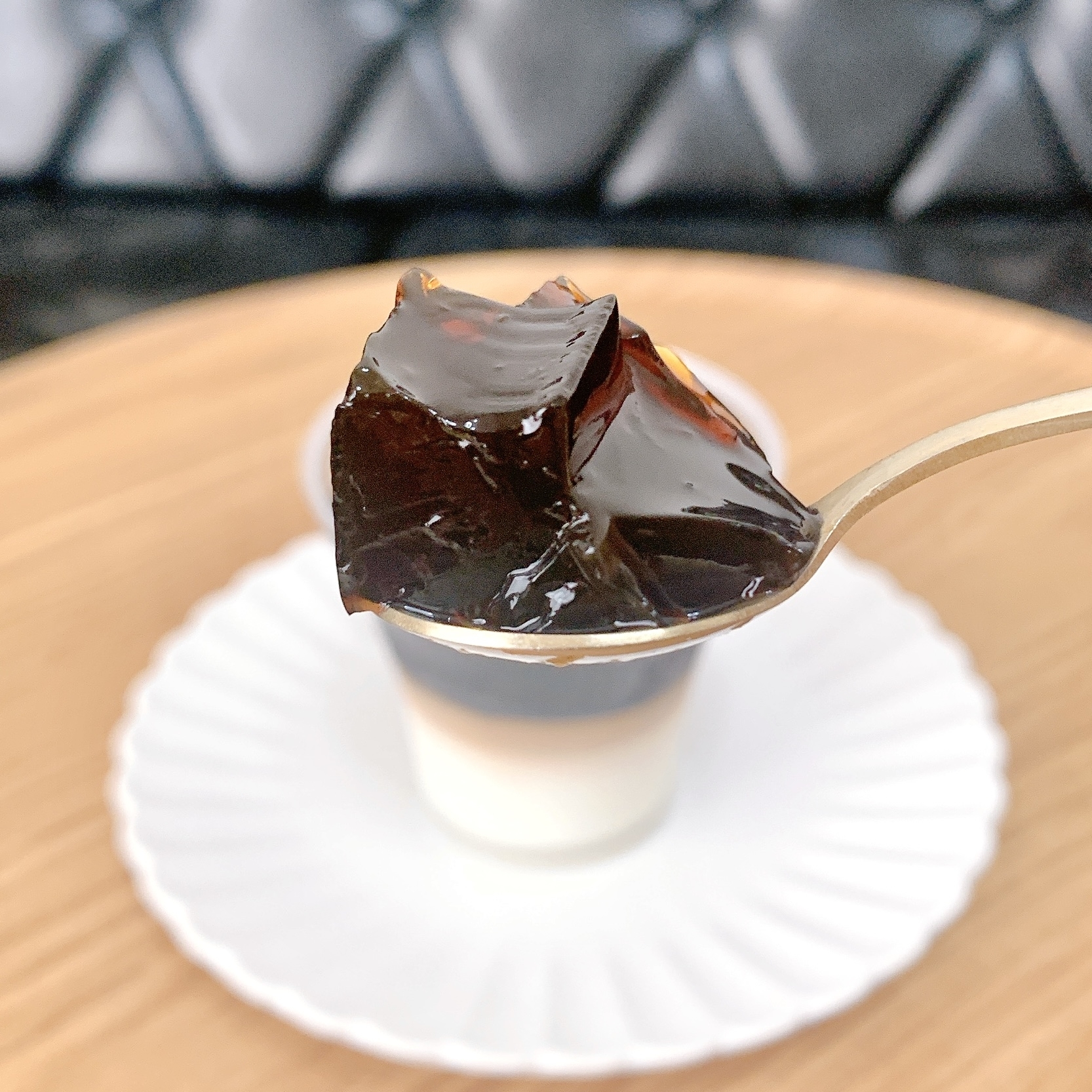 セブン-イレブンのおすすめのスイーツ「ほろにがコーヒーゼリー＆パンナコッタ」