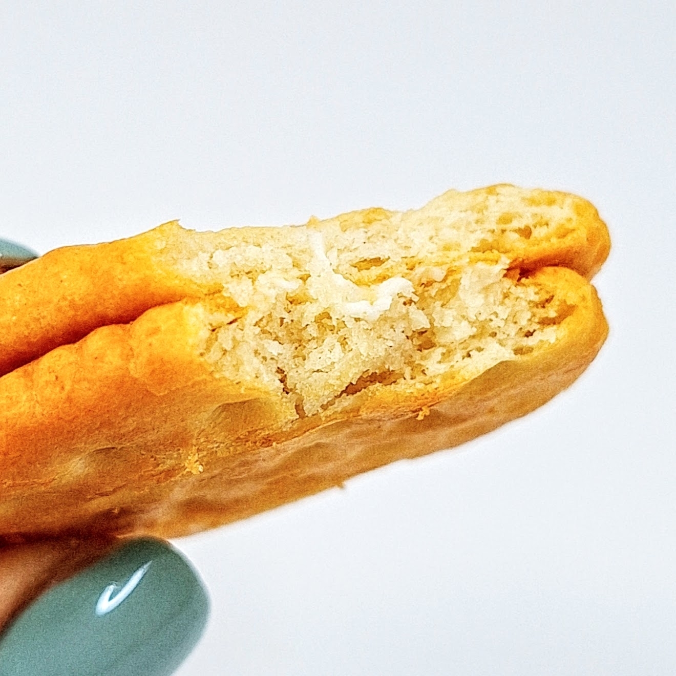 FamilyMart(ファミリーマート)のおすすめスイーツ「バニラクリームサンドクラッカー」