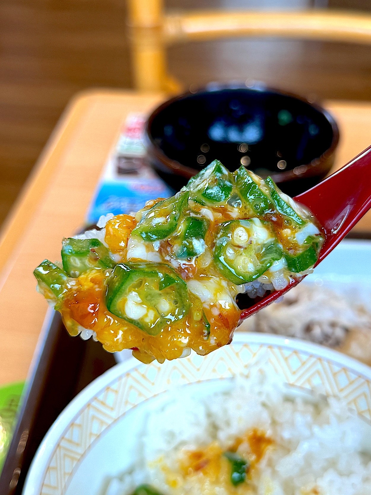 すき家のおすすめメニュー「塩さばまぜのっけ朝食」