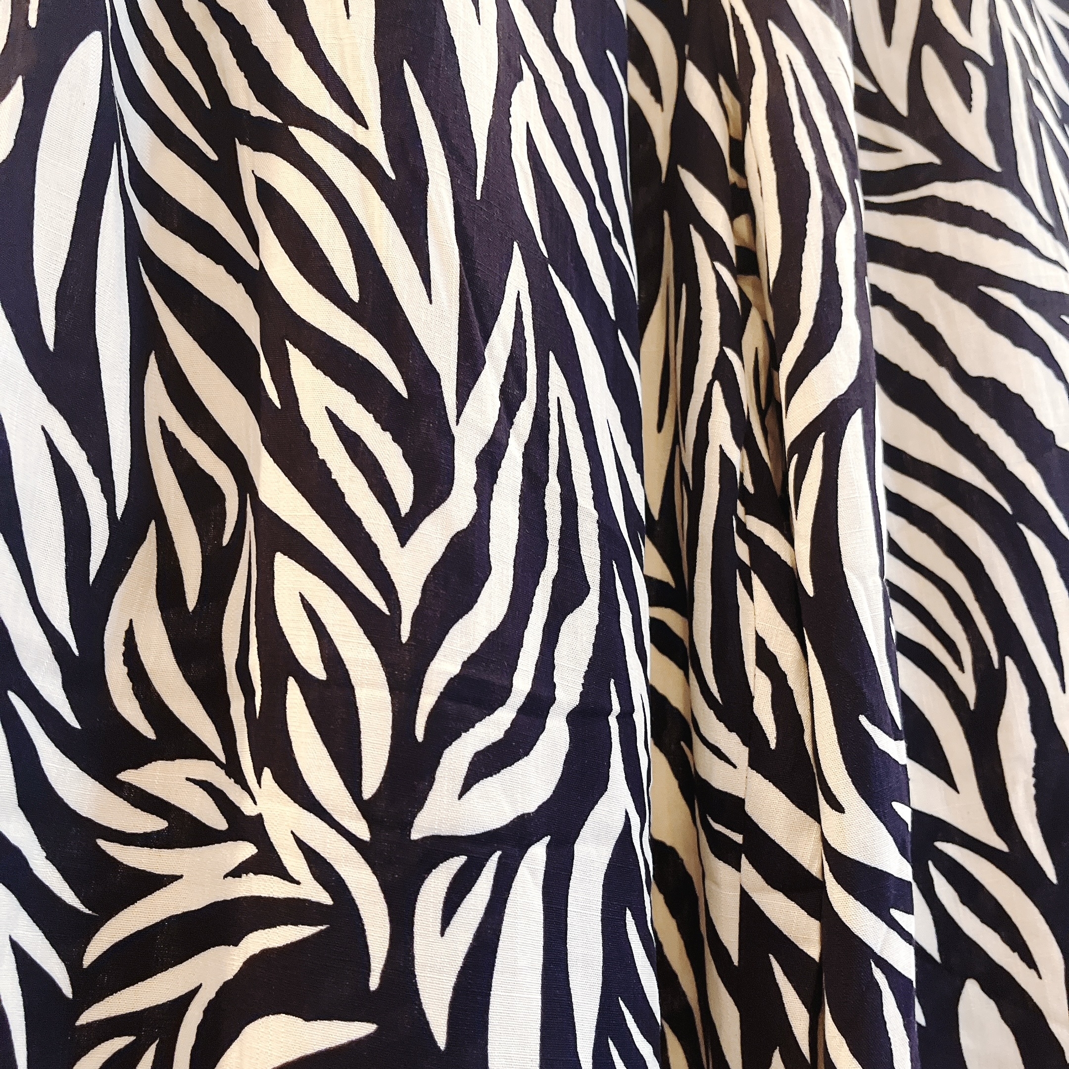 しまむらのおすすめファッションアイテム「プリントストレートパンツ」