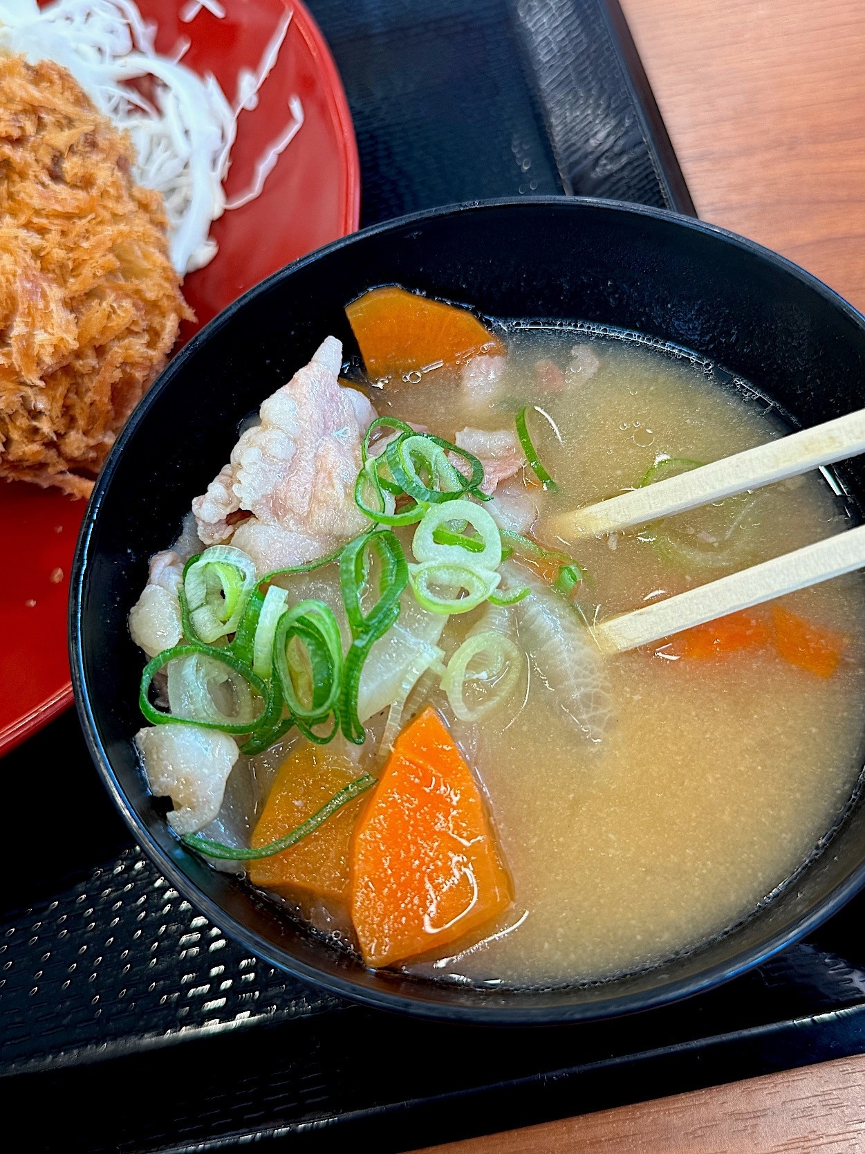 かつやのおすすめメニュー「メンチカツ定食」