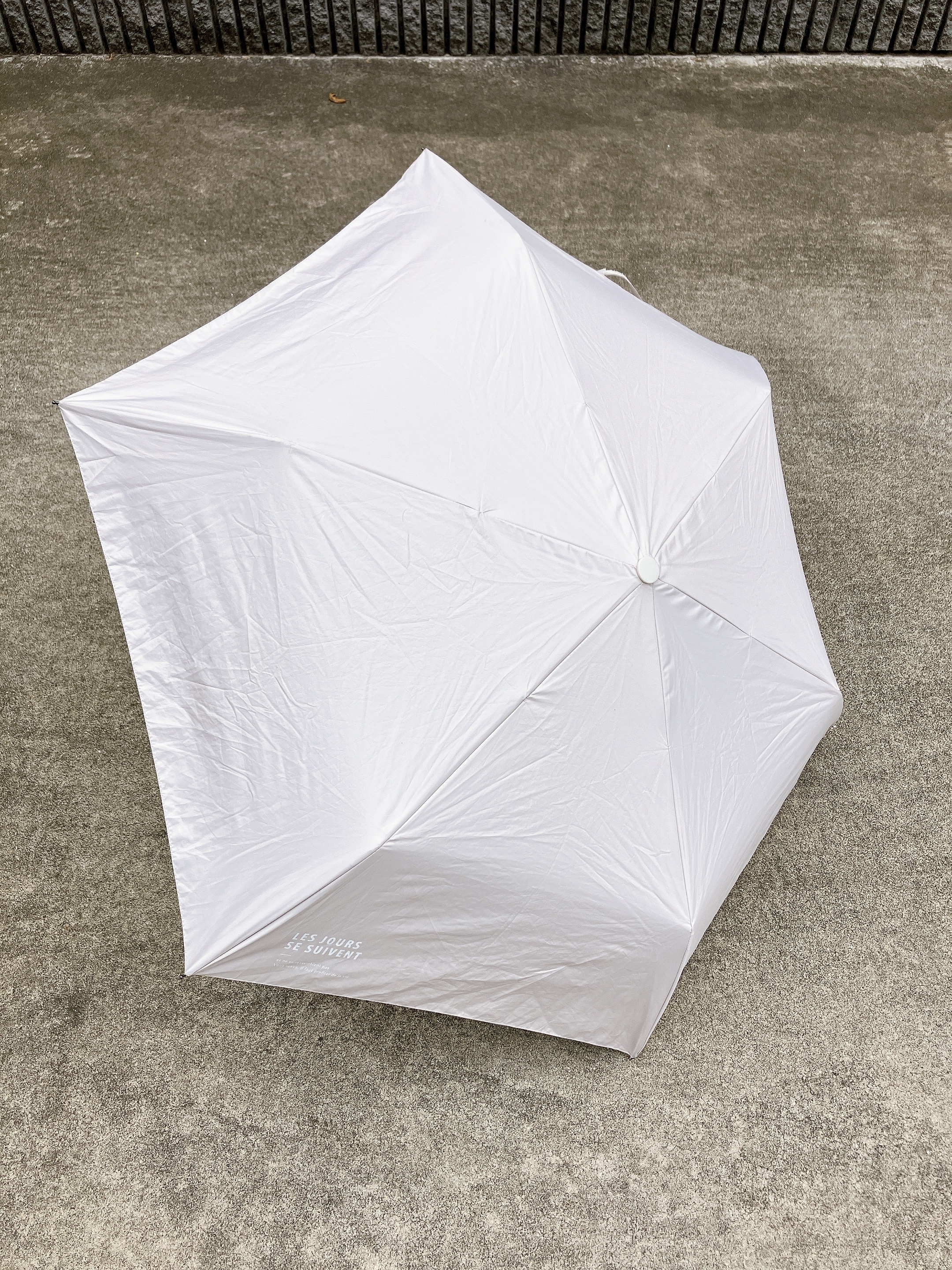 3COINS（スリーコインズ）のおすすめ折り畳み傘「自動開閉晴雨兼用傘」