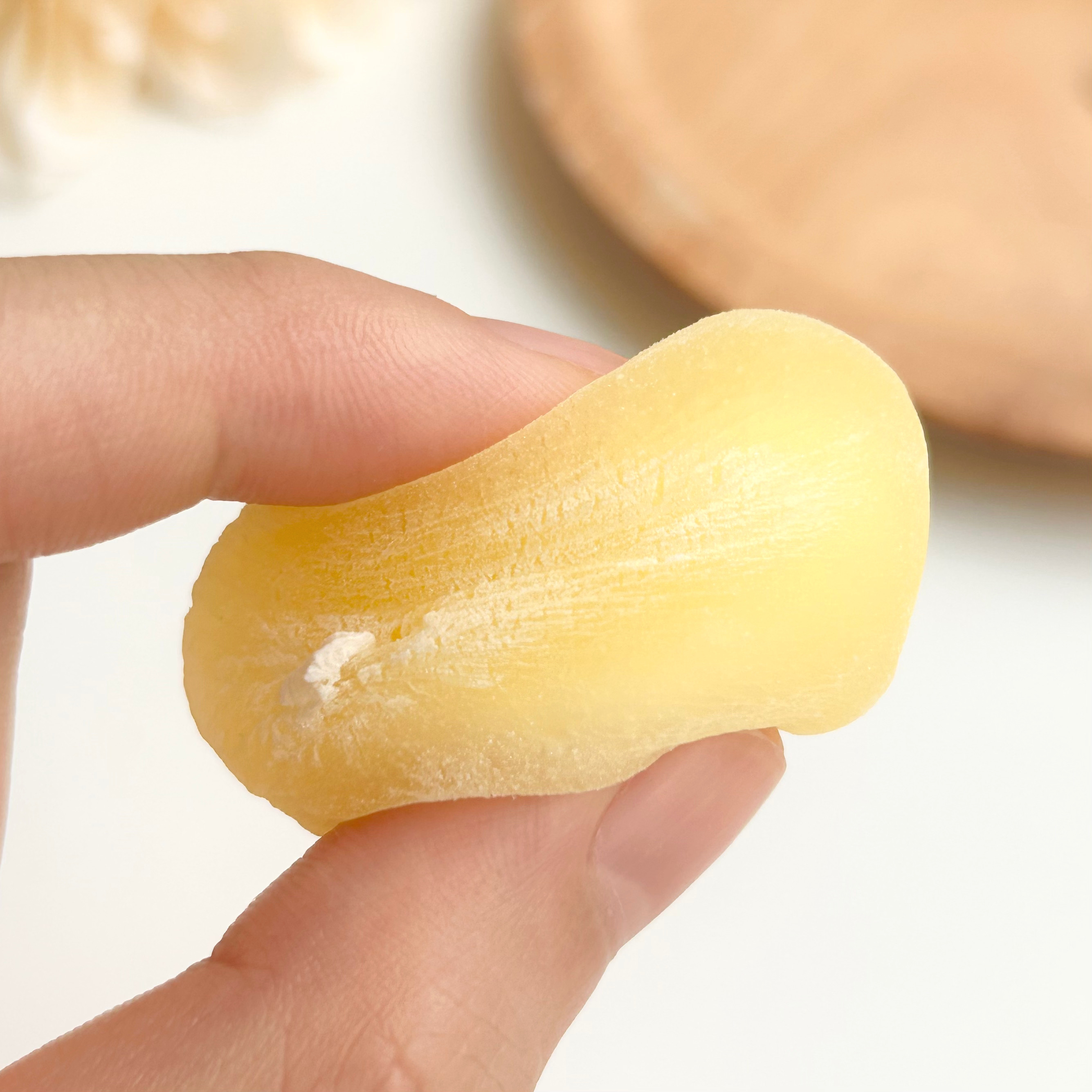 LAWSON（ローソン）のおすすめ和菓子「もちもちはちみつレモン餅」