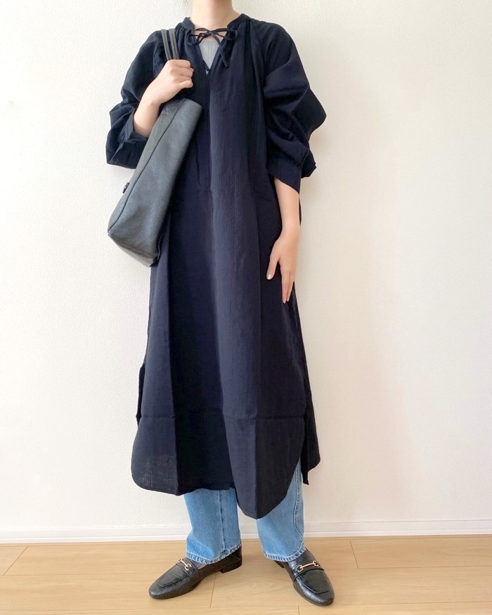 無印良品のおすすめファッションアイテム「婦人 ふんわりしぼガーゼ ロングワンピース」のコーディネート