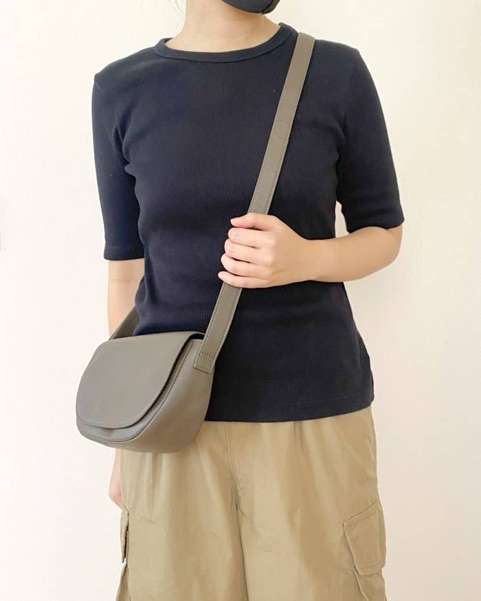 GU】「迷わず購入」「この値段で買えるのすごい」本革を使った『高級感 