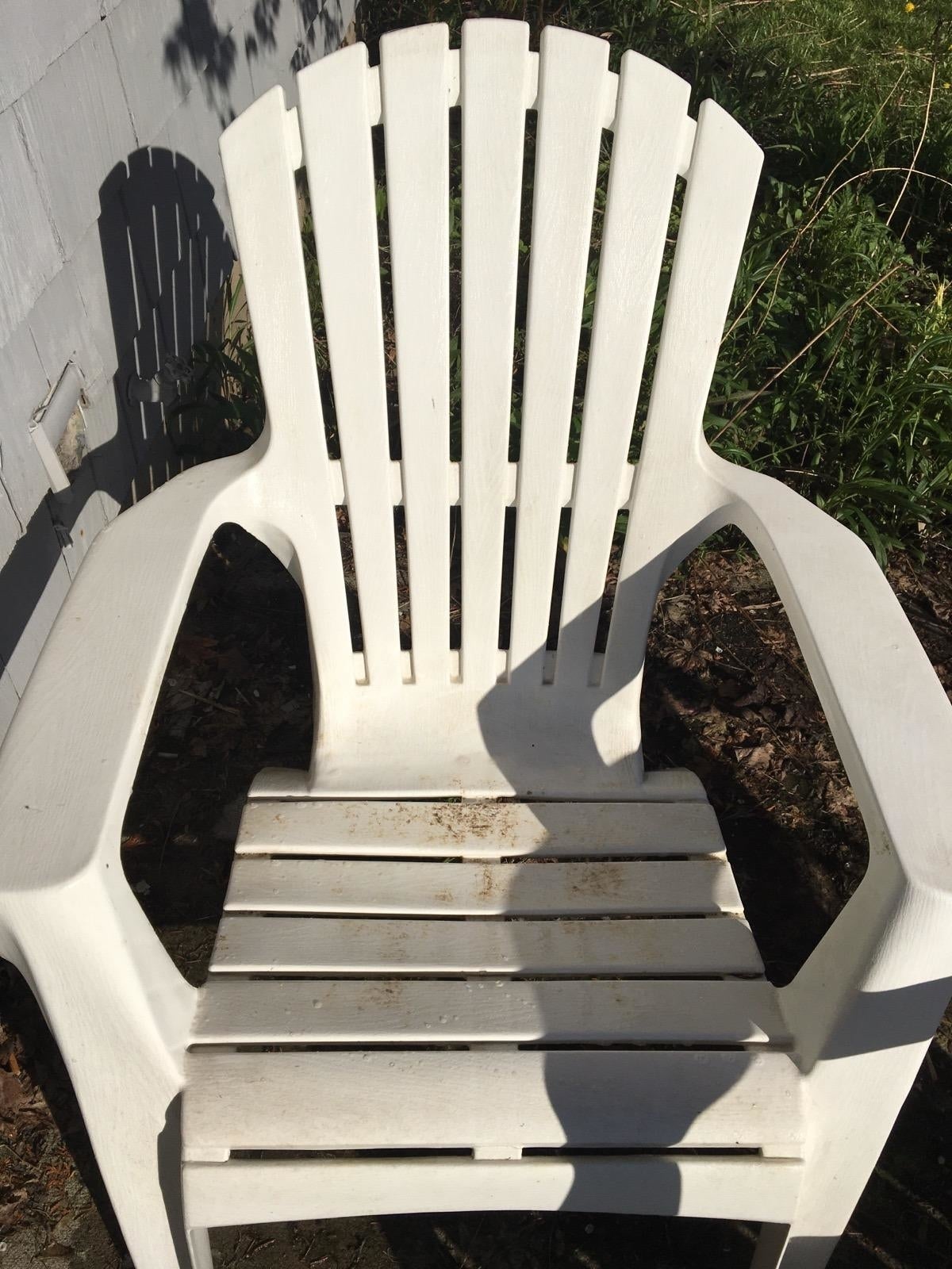 Reviewer's aforesaid  patio seat  escaped  from mold stains aft  utilizing the instant mold and mildew stain remover spray
