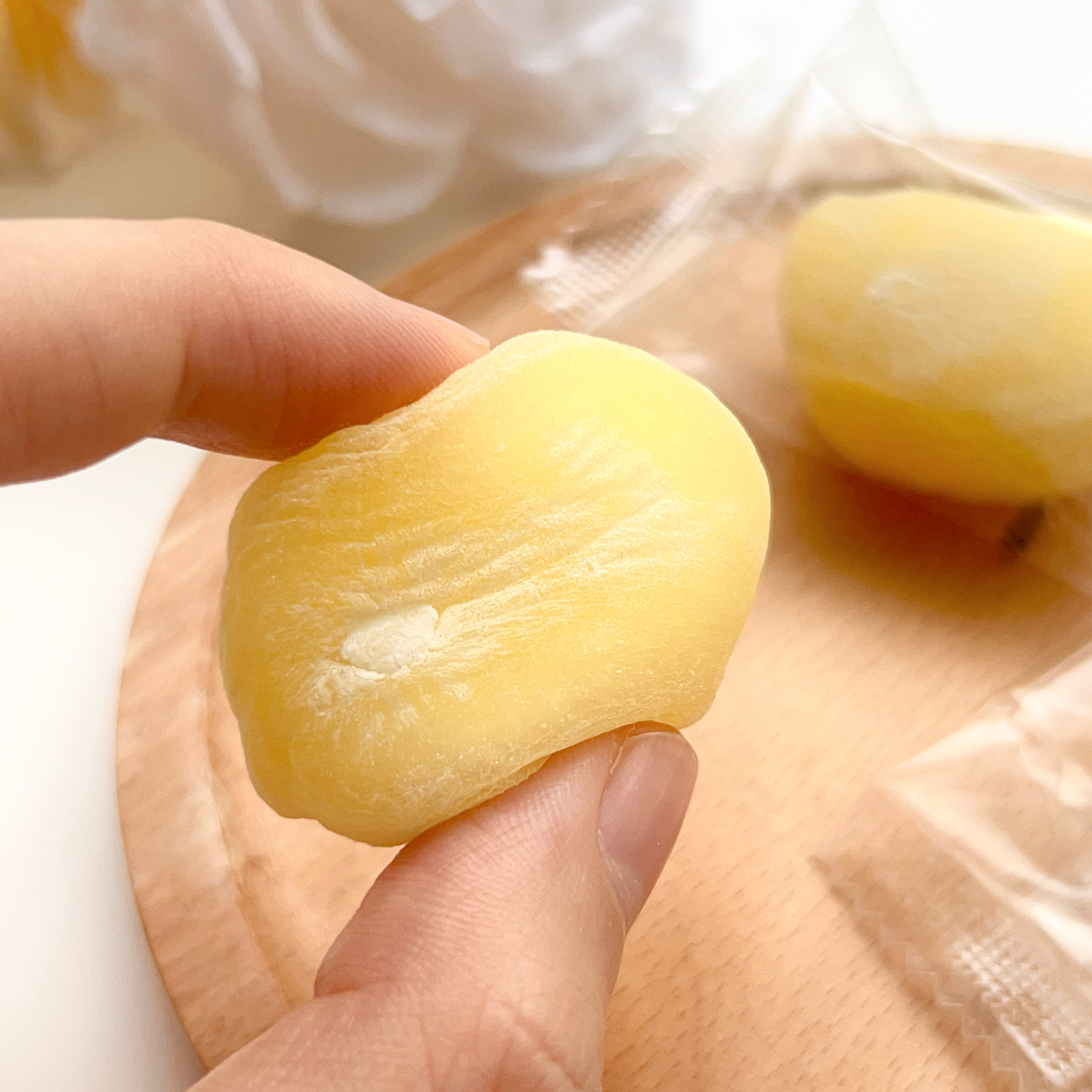 LAWSON(ローソン)のおすすめ和菓子「もちもちはちみつレモン餅」