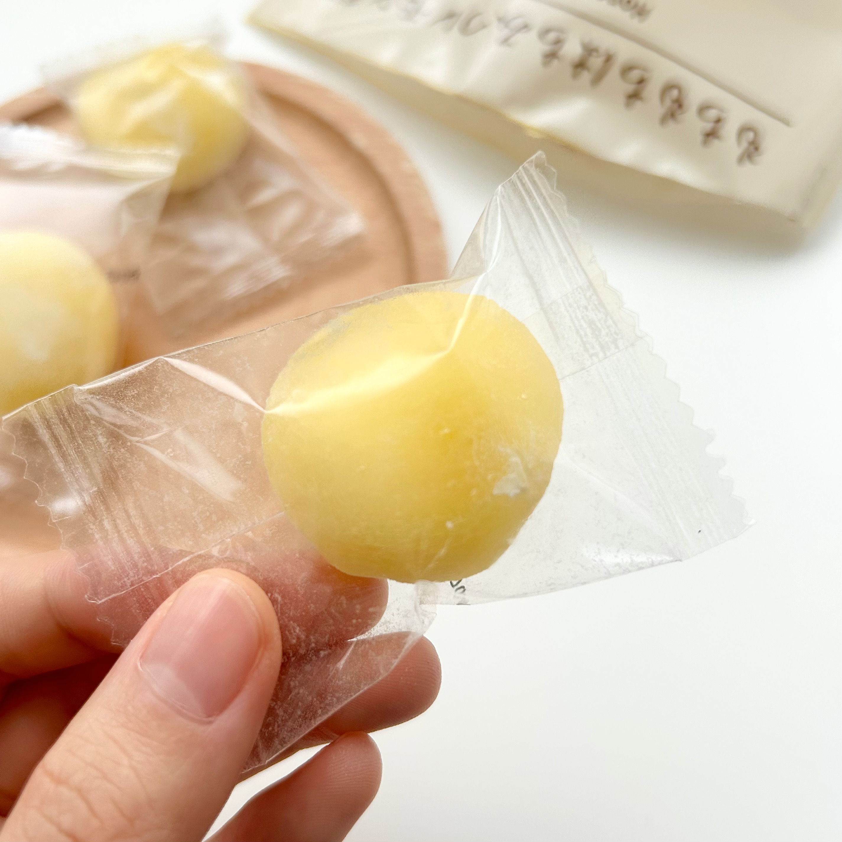 LAWSON(ローソン)のおすすめ和菓子「もちもちはちみつレモン餅」