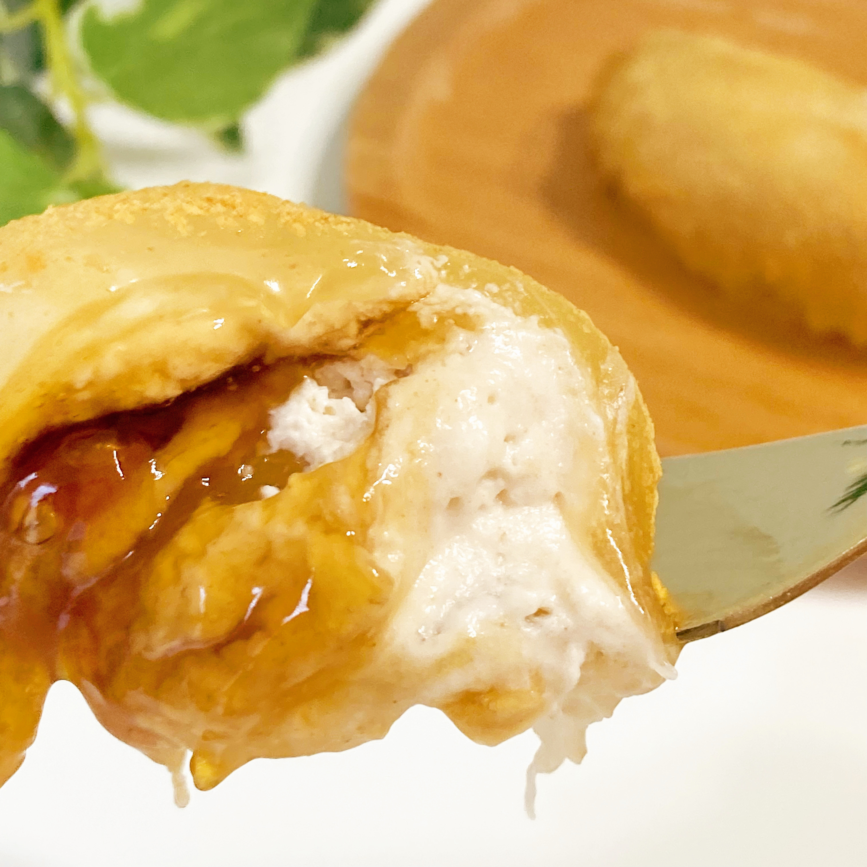 FamilyMart（ファミリーマート）のおすすめ和菓子「くりーむわらび餅（黒蜜＆きなこホイップ）」