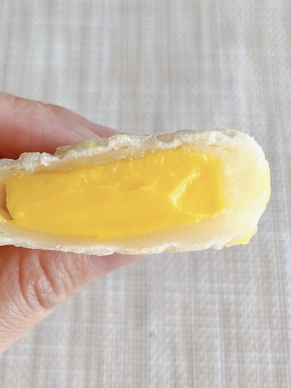 ローソンのおすすめスイーツ「もっちりとした白いたい焼き カスタード」