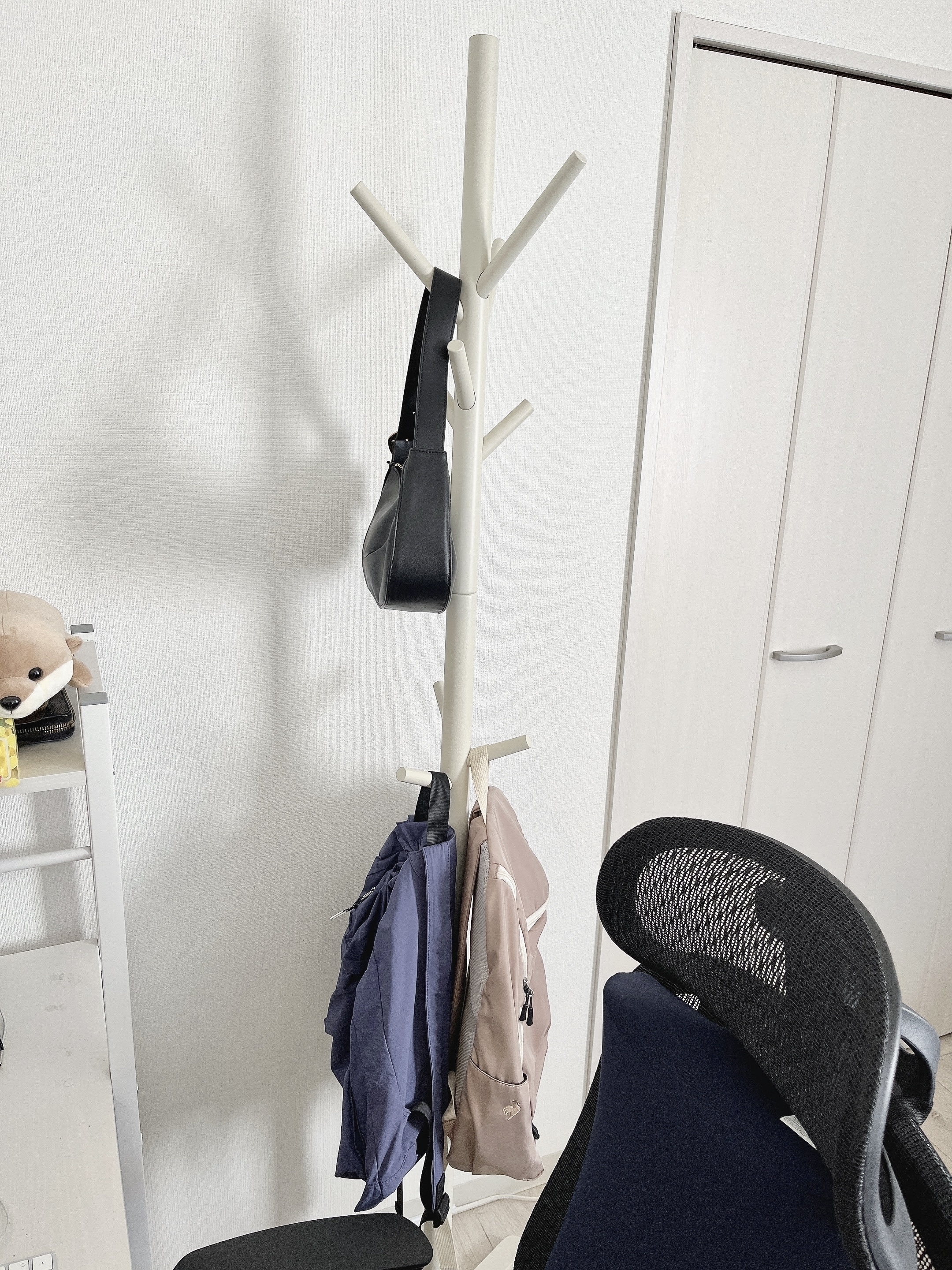 ニトリのおすすめ収納アイテム「ポールハンガー(ビーク ホワイトウォッシュ)」