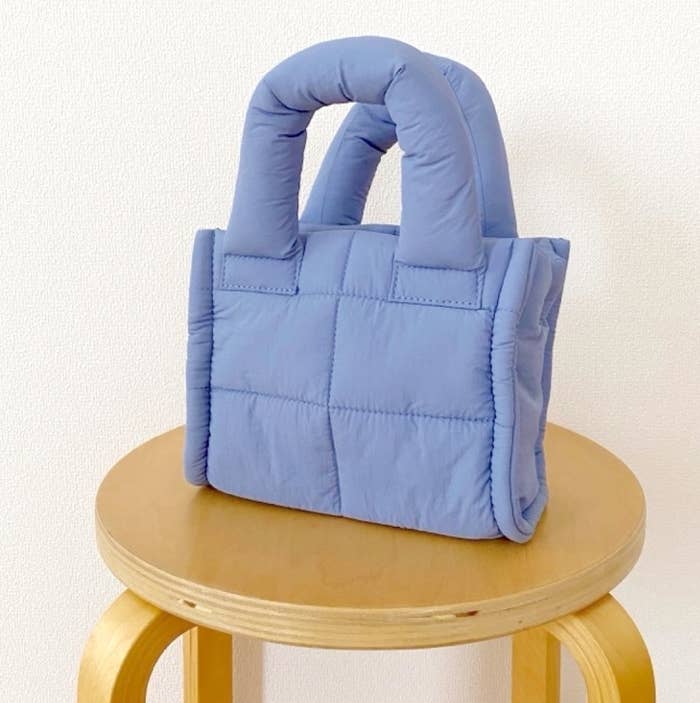 GU(ジーユー)の軽くて柔らかい優秀バッグ「パフミニショルダーバッグ」