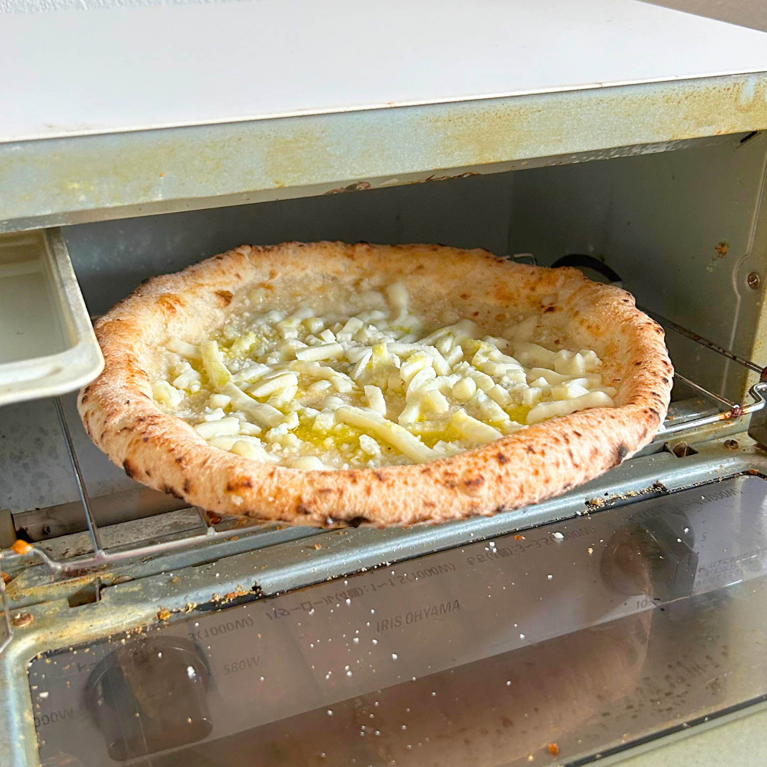 セブンのおすすめフード「7プレミアムゴールド 金のクアトロフォルマッジ」