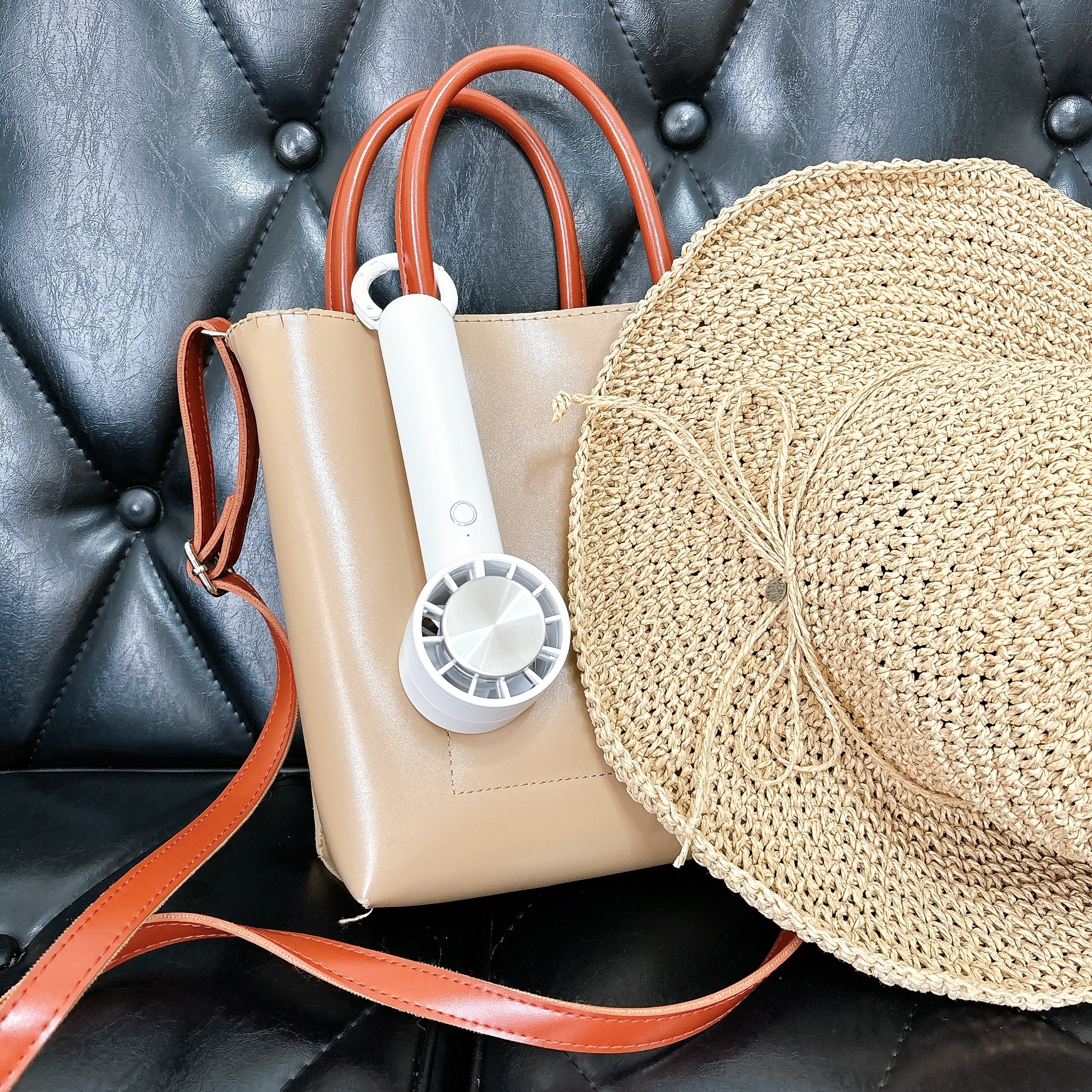 ニトリのおすすめの便利グッズ「充電式 カラビナ付き冷却プレートハンディファン」