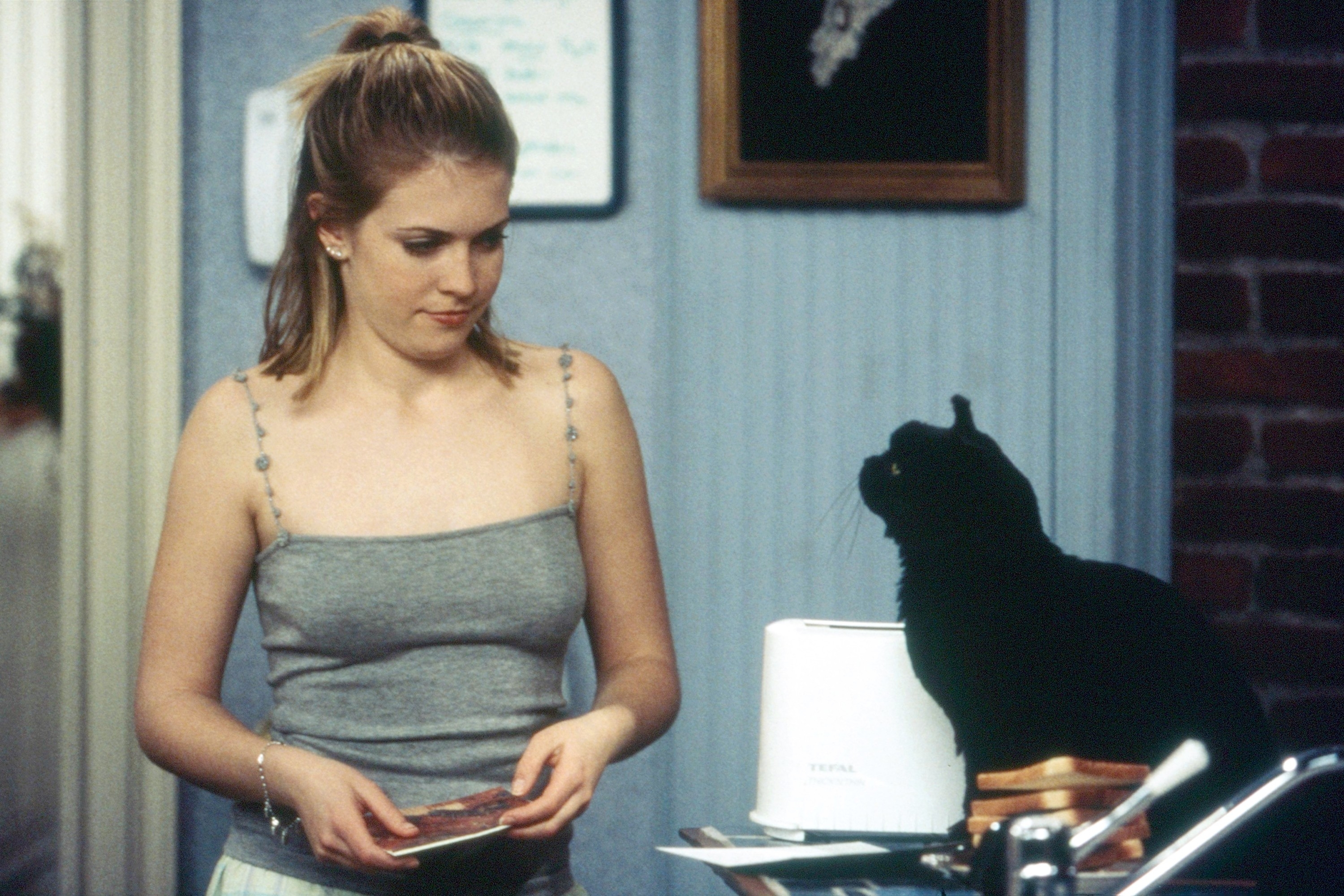 Melissa Joan Hart and Salem in Sabrina the Teenage Witch