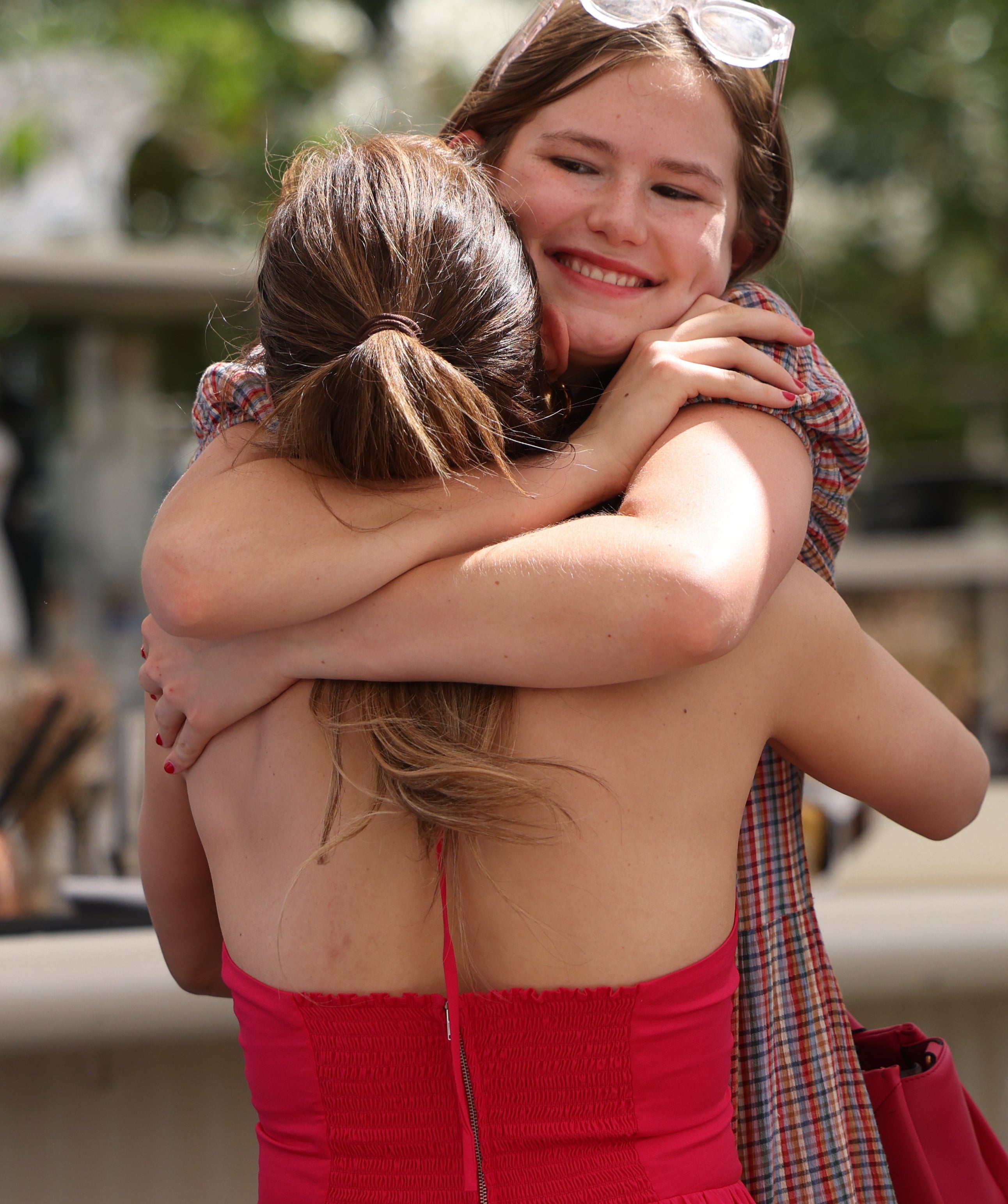 Jennifer Lopez and Violet Affleck embracing