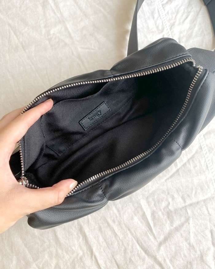 ラウジーのおすすめファッションアイテム「ダブルラインギャザーショルダーバッグ」