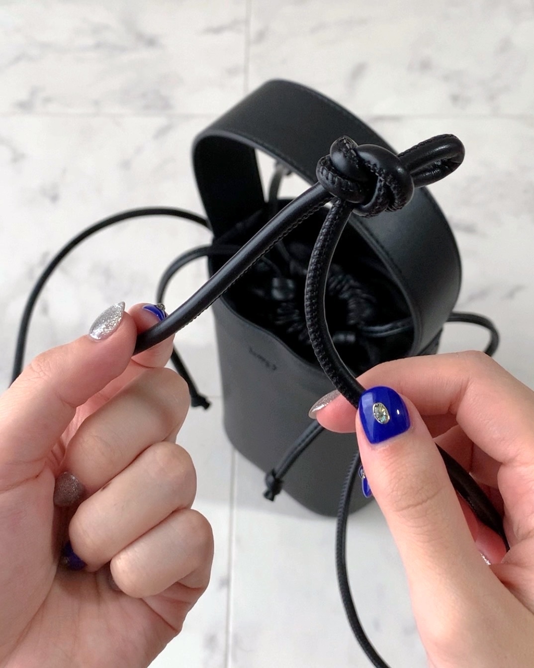 lawgy(ラウジー)で見つけた「バケットスクィーズ2wayバッグ」