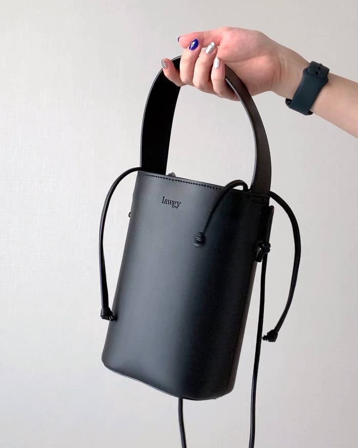 lawgy(ラウジー)で見つけた「バケットスクィーズ2wayバッグ」