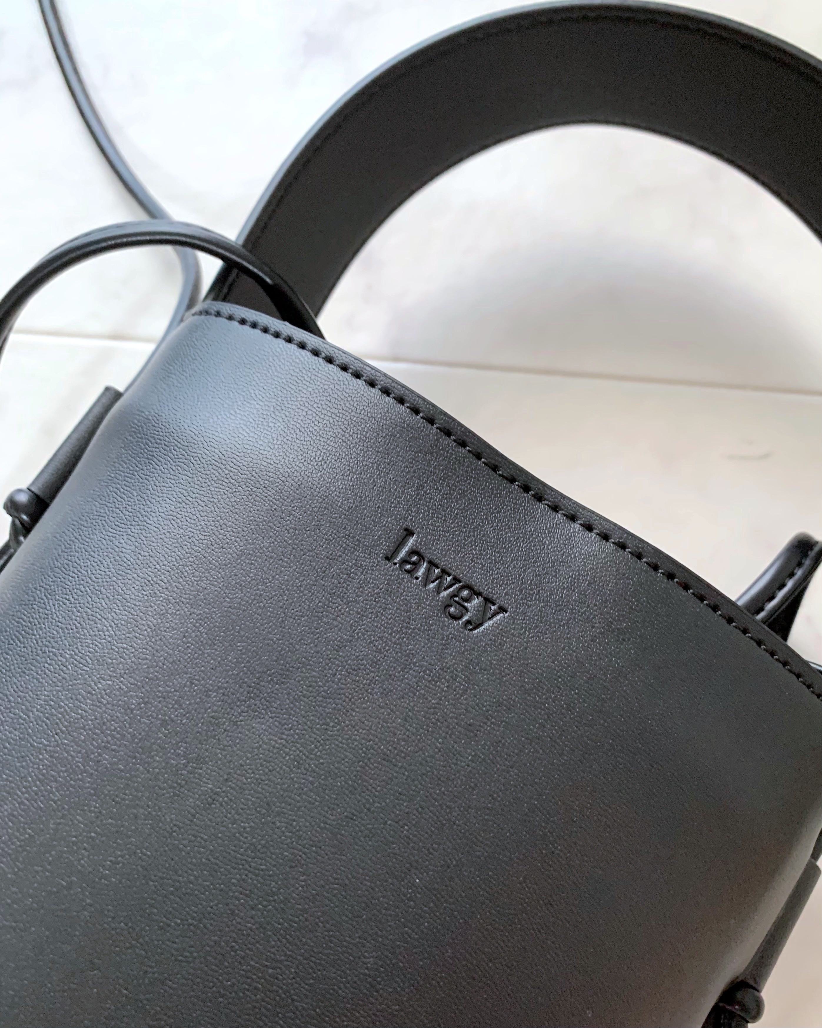 lawgy(ラウジー)で見つけた「バケットスクィーズ2wayバッグ」