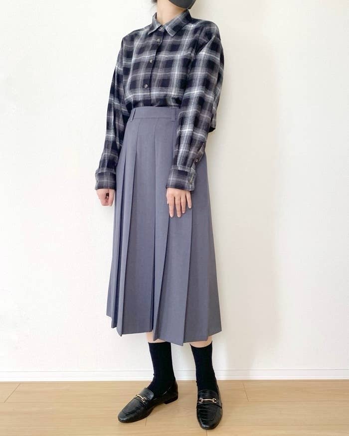 GU】どこから見ても美シルエット！2990円の「高見えスカート」着るだけ 