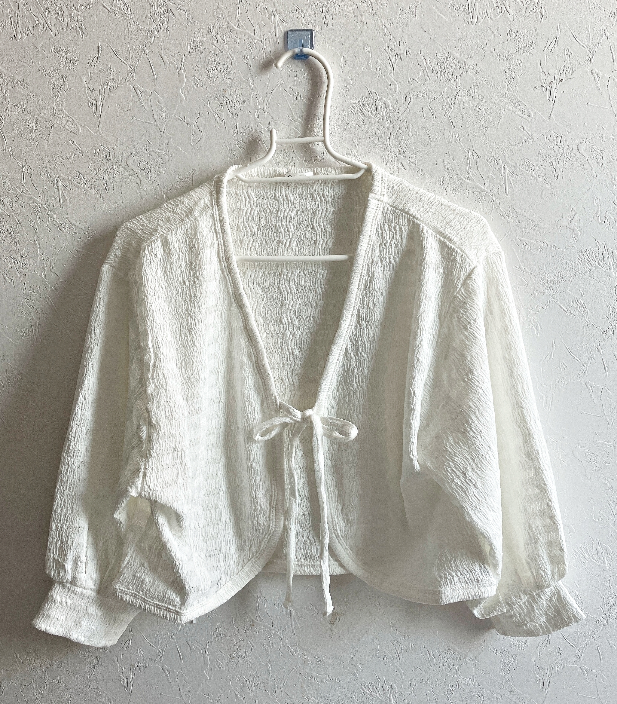 Honeys(ハニーズ)のおすすめカーディガン「7分袖リボン付カーデ」