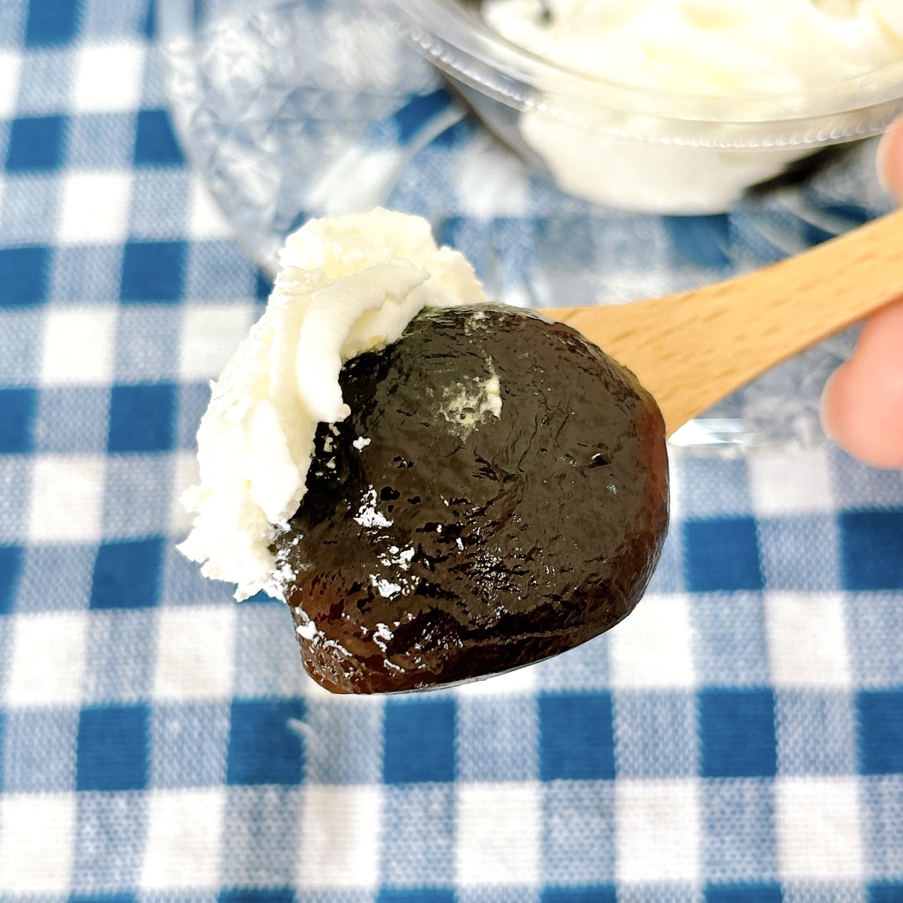 セブン-イレブンのおすすめのスイーツ「ホイップで食べる コーヒーわらび餅」