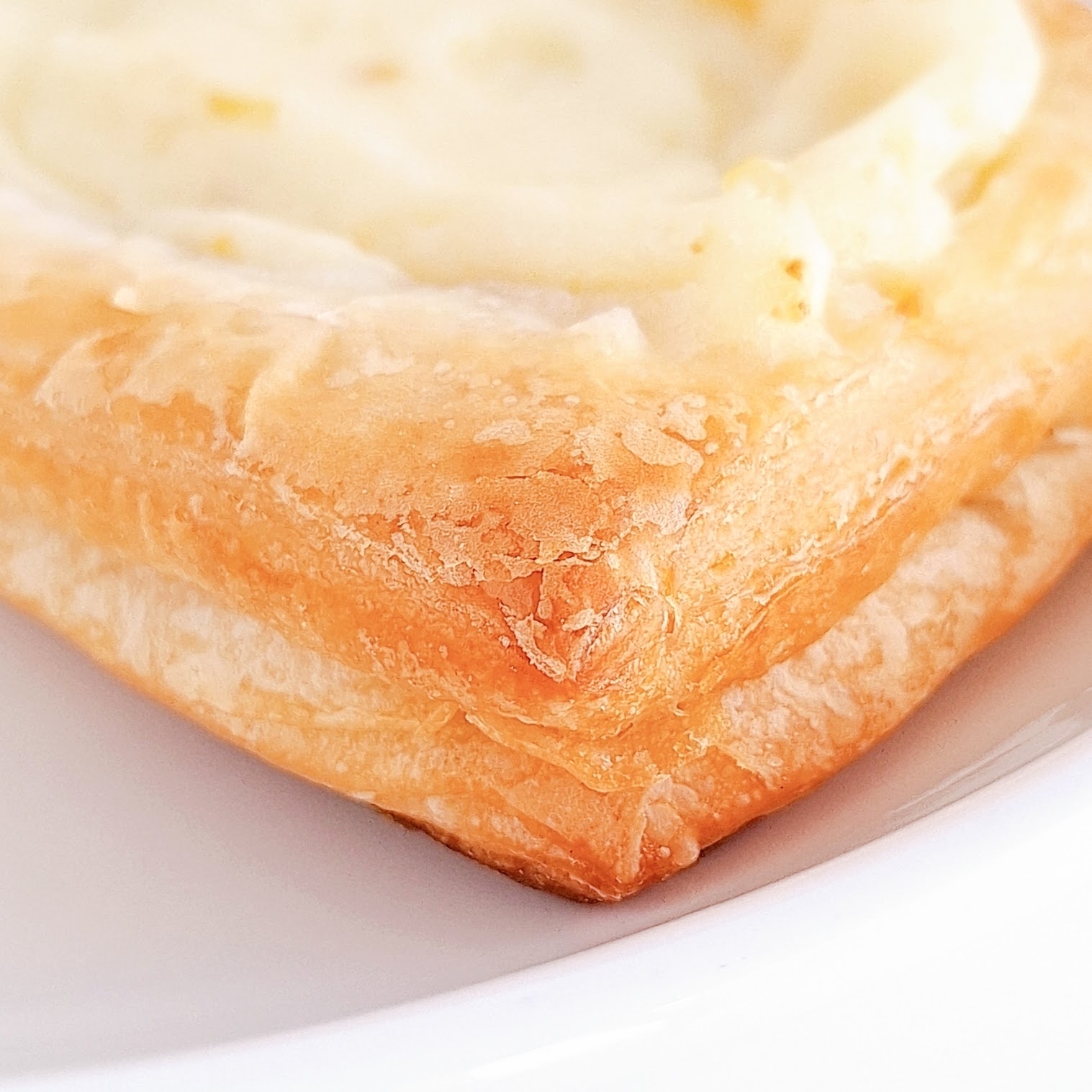 ローソンのおすすめスイーツ「レモンクリームチーズデニッシュ」