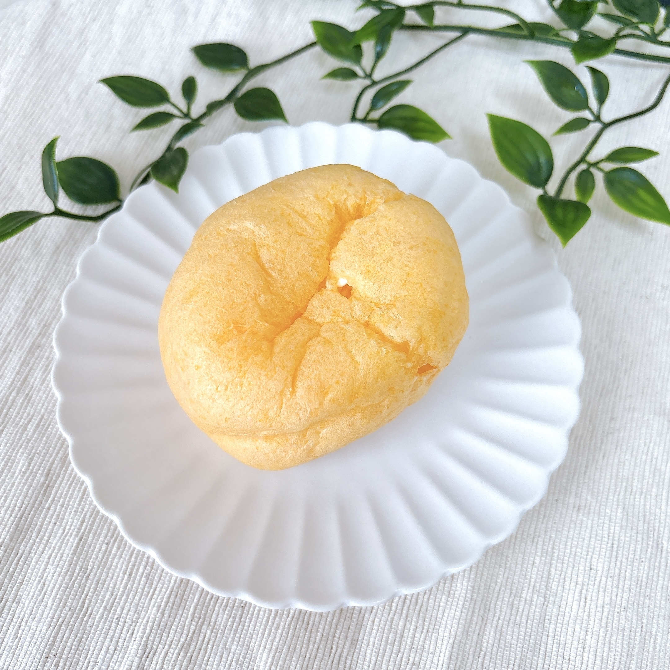 セブン-イレブンのおすすめのスイーツ「オレンジ香る 夏のレアチーズもこ」