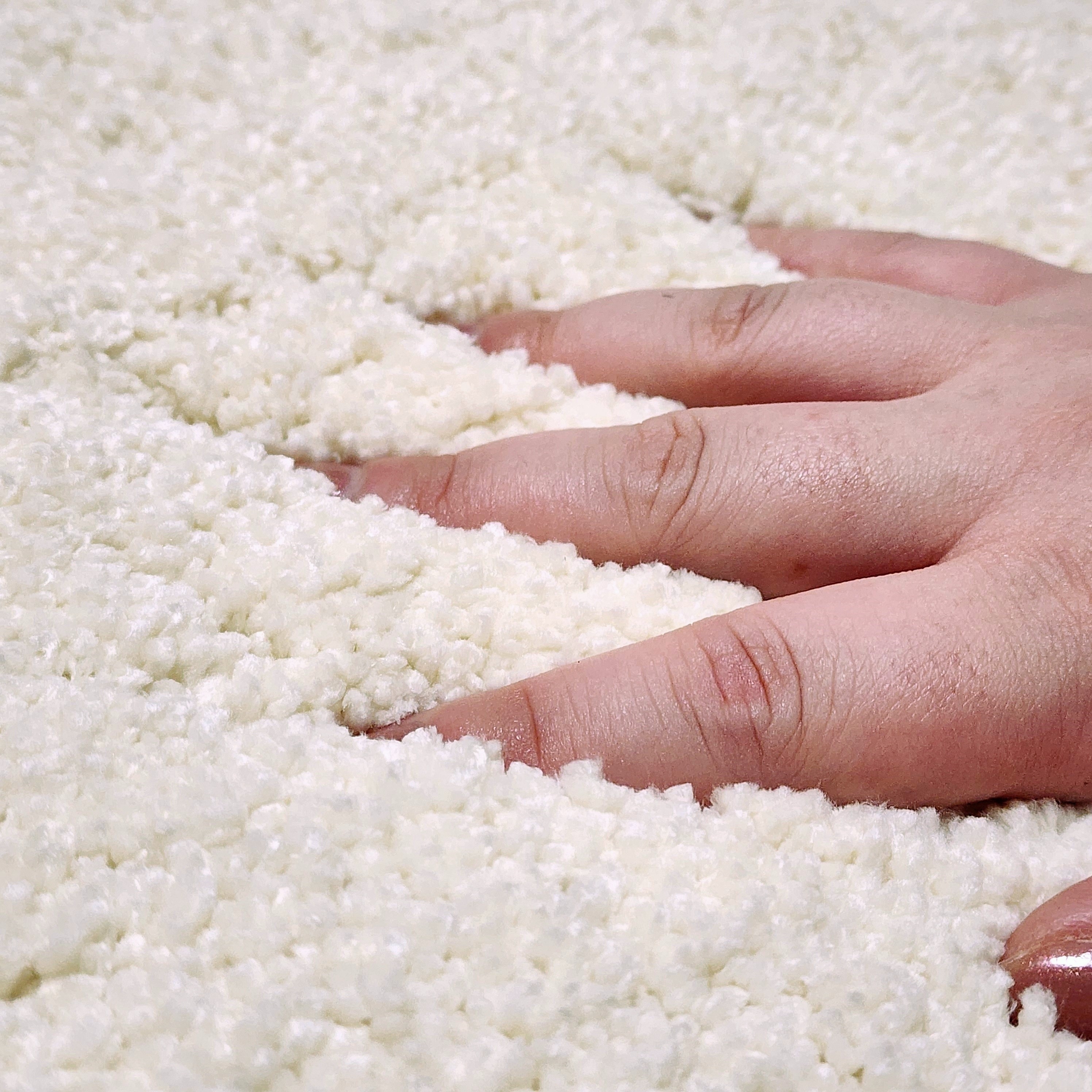 ニトリのおすすめグッズ「フロアマット 45×75cm (くも)」