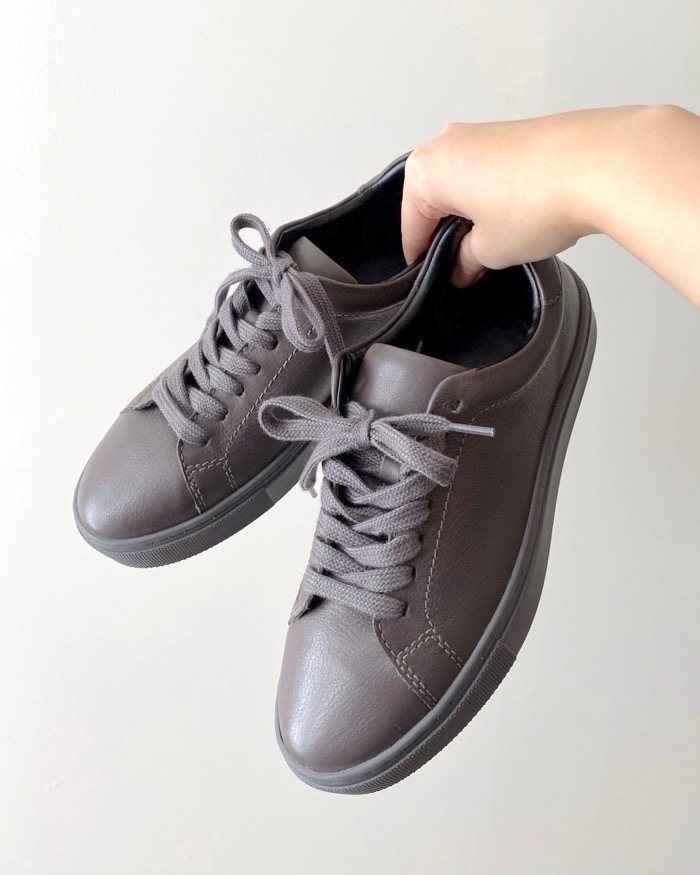 GU(ジーユー)のおすすめアイテム「リアルレザースニーカー」