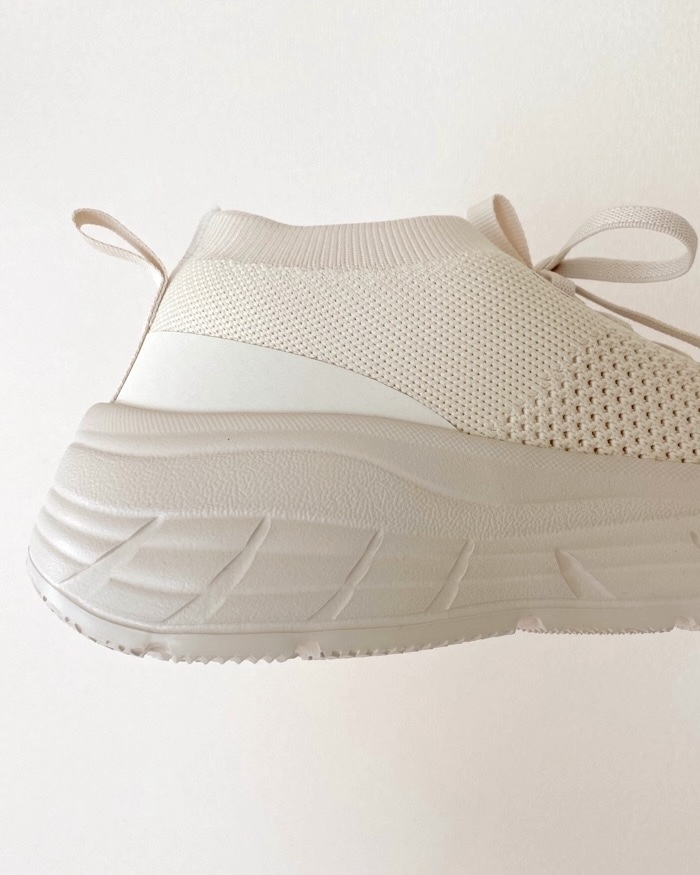 GU(ジーユー)のおすすめアイテム「ボリュームソールニットスニーカー」