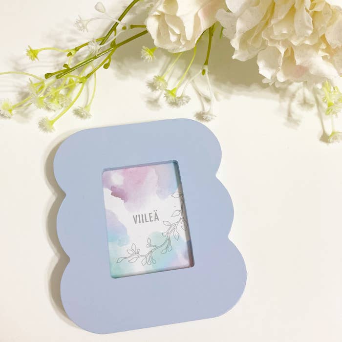 ダイソーのおすすめ雑貨「MDFフォトフレーム(チェキミニサイズ)」