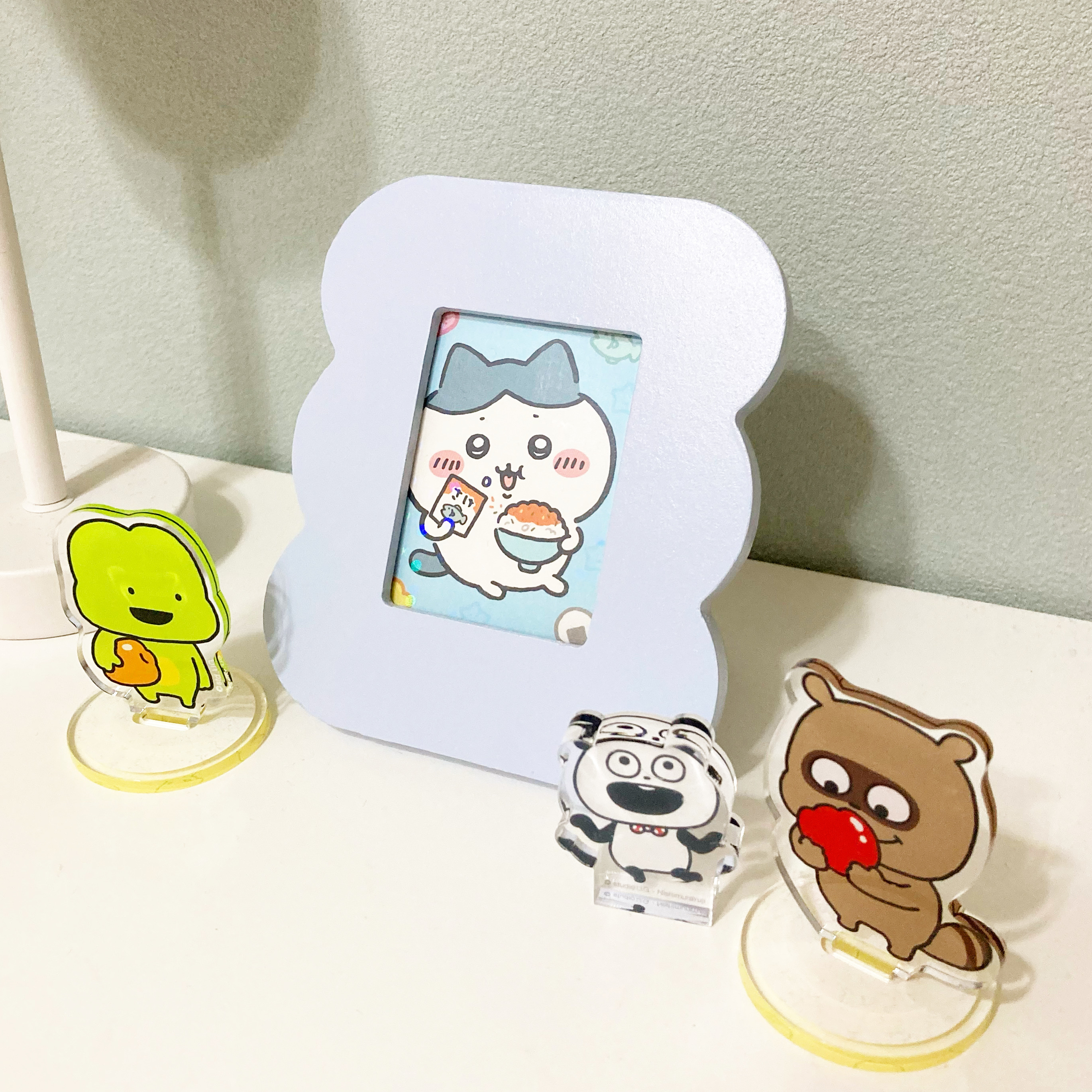 ダイソーのおすすめ雑貨「MDFフォトフレーム(チェキミニサイズ)」